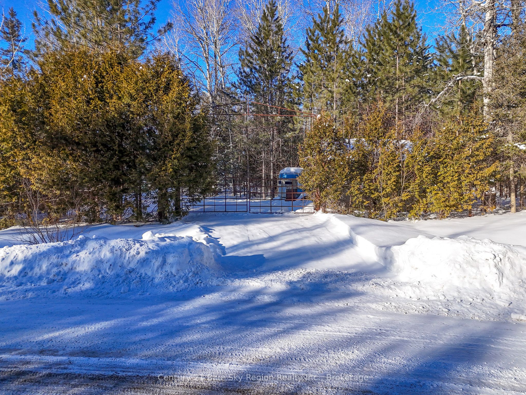 561 Mcdonald Road Property Photo 3