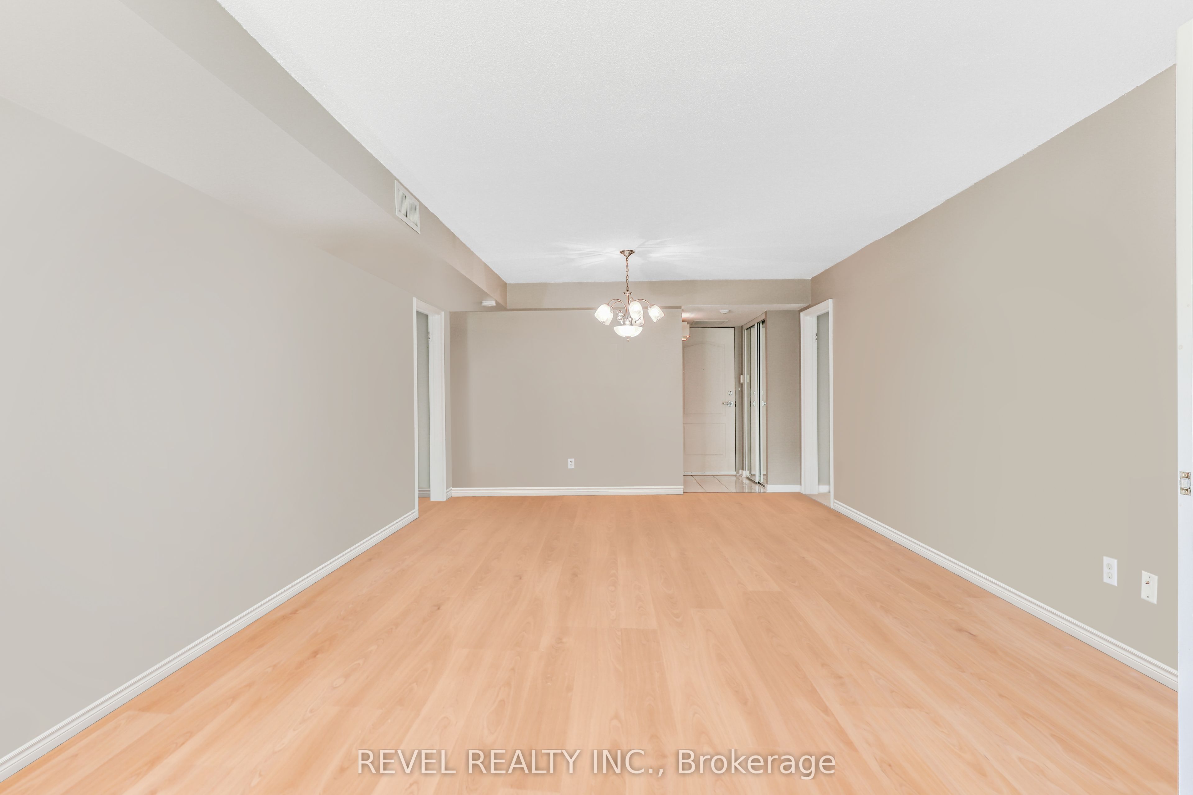 #102 - 50 Rivermill Boulevard Property Photo 3