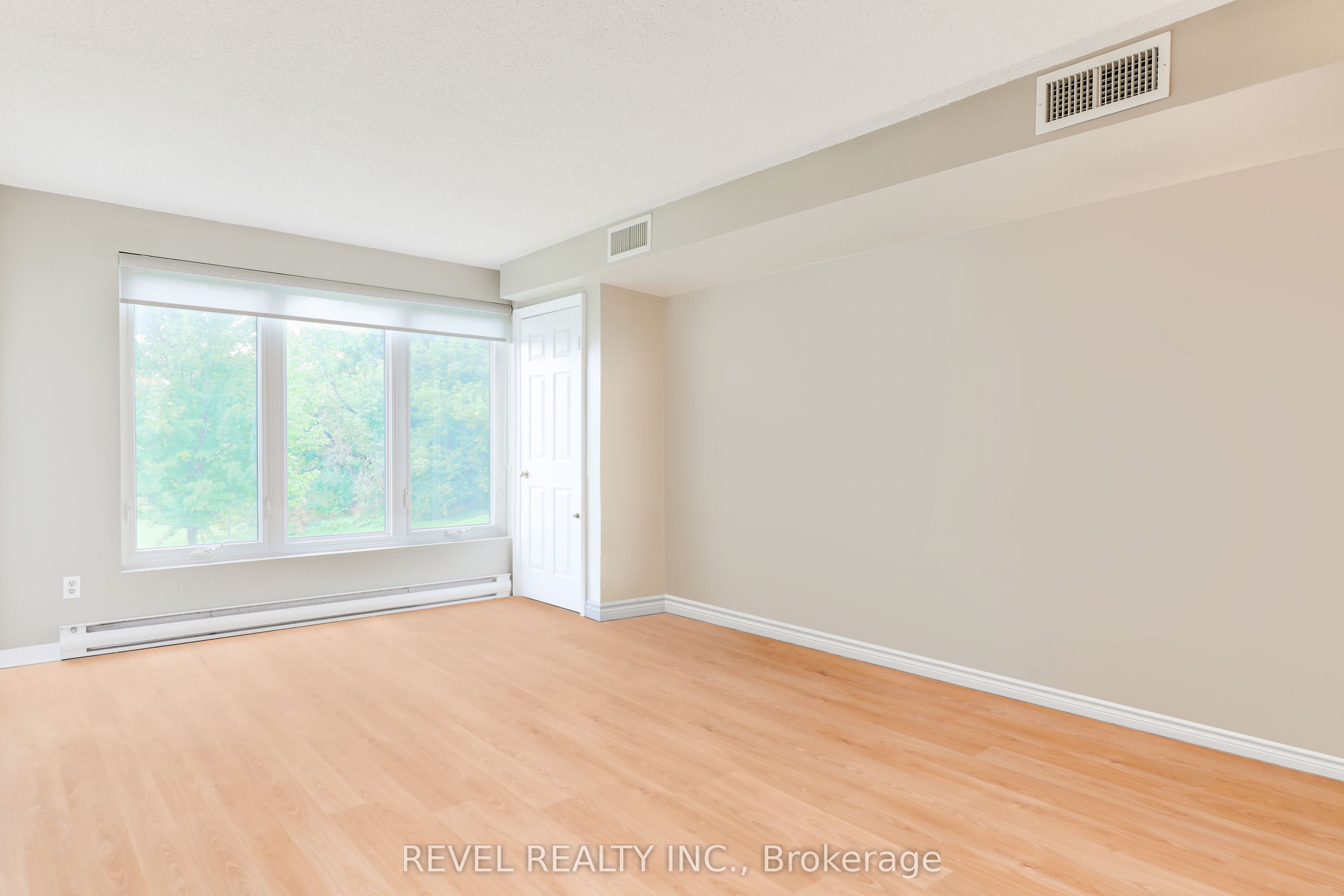 #102 - 50 Rivermill Boulevard Property Photo 7