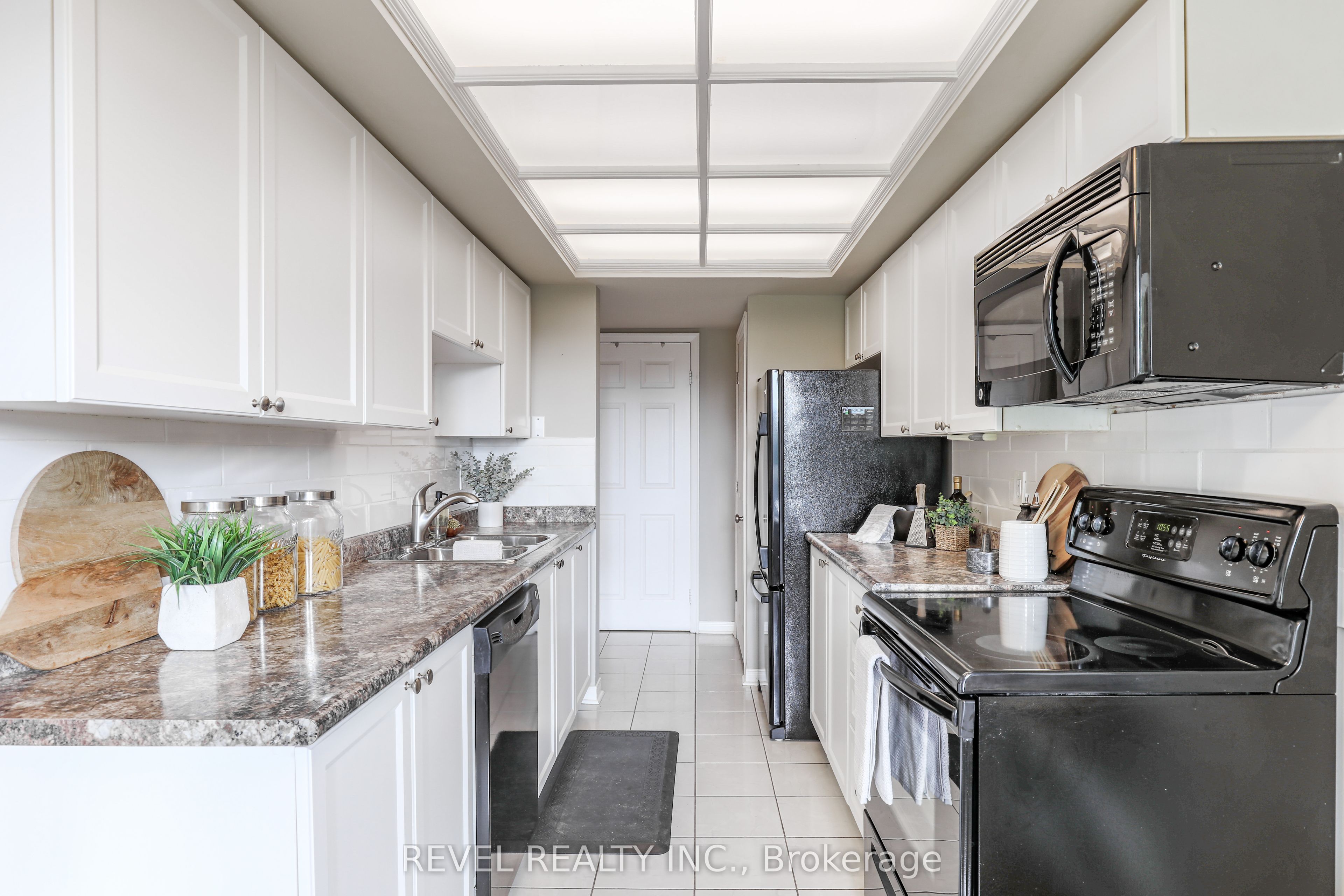 #102 - 50 Rivermill Boulevard Property Photo 13