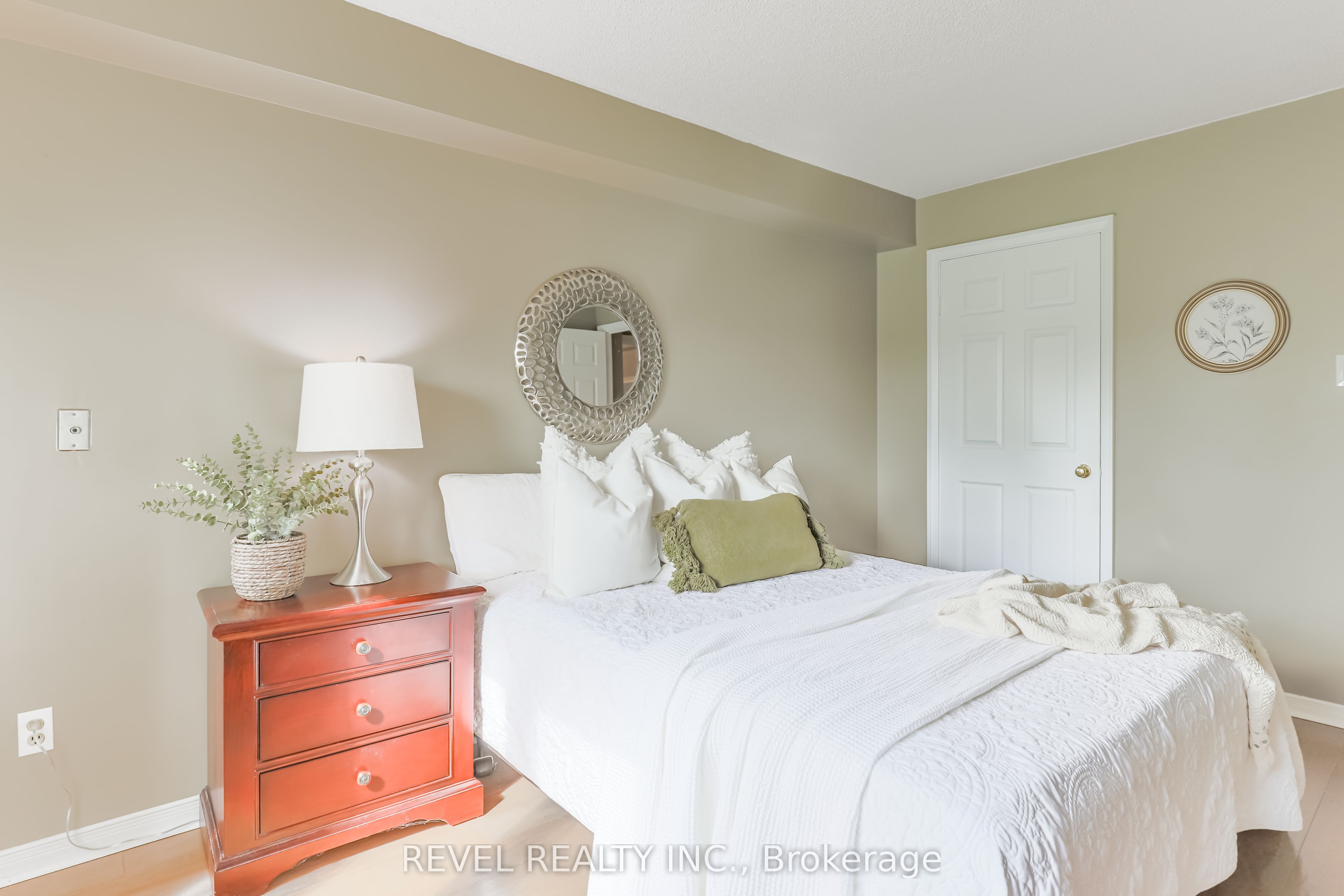 #102 - 50 Rivermill Boulevard Property Photo 22