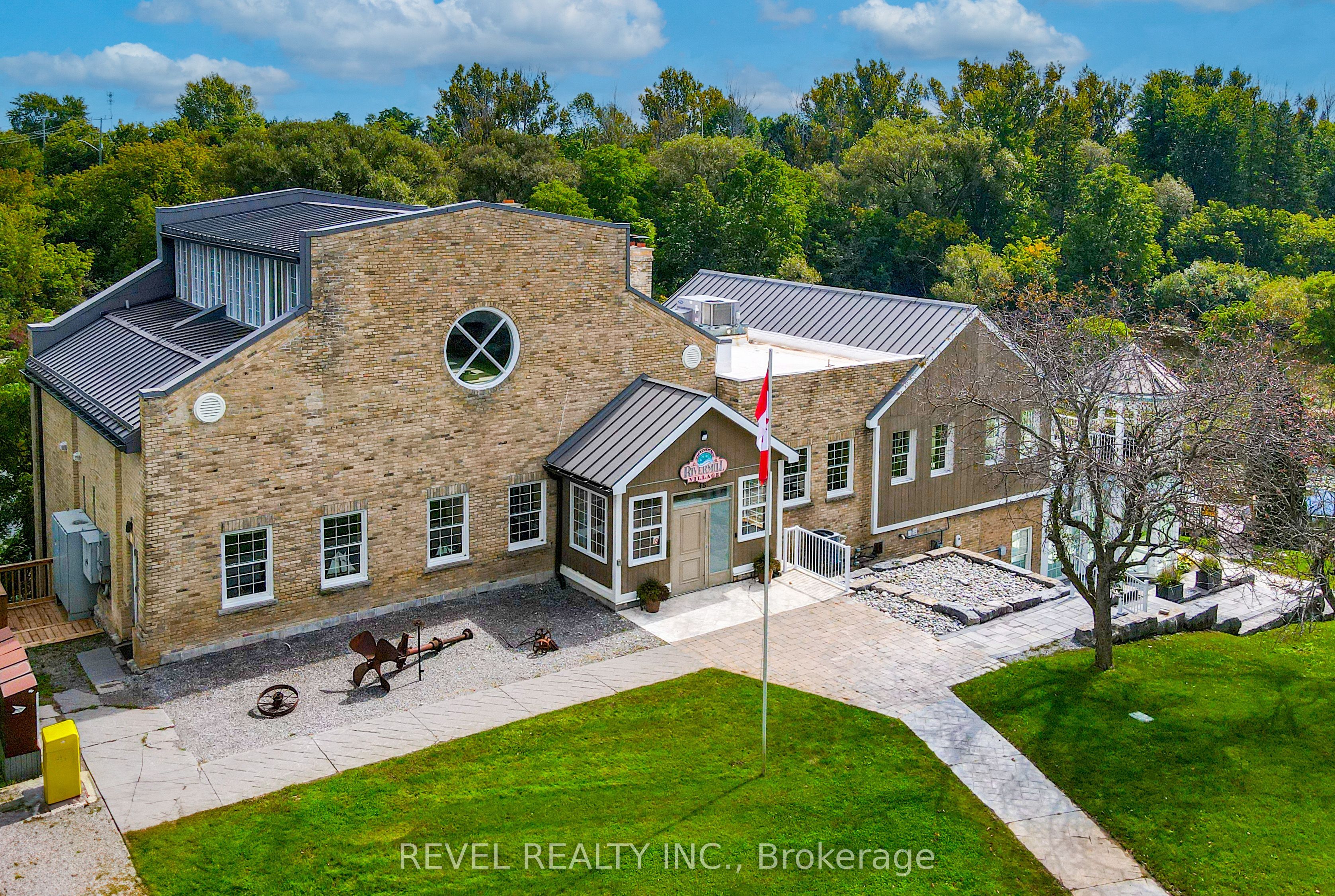 #102 - 50 Rivermill Boulevard Property Photo 32