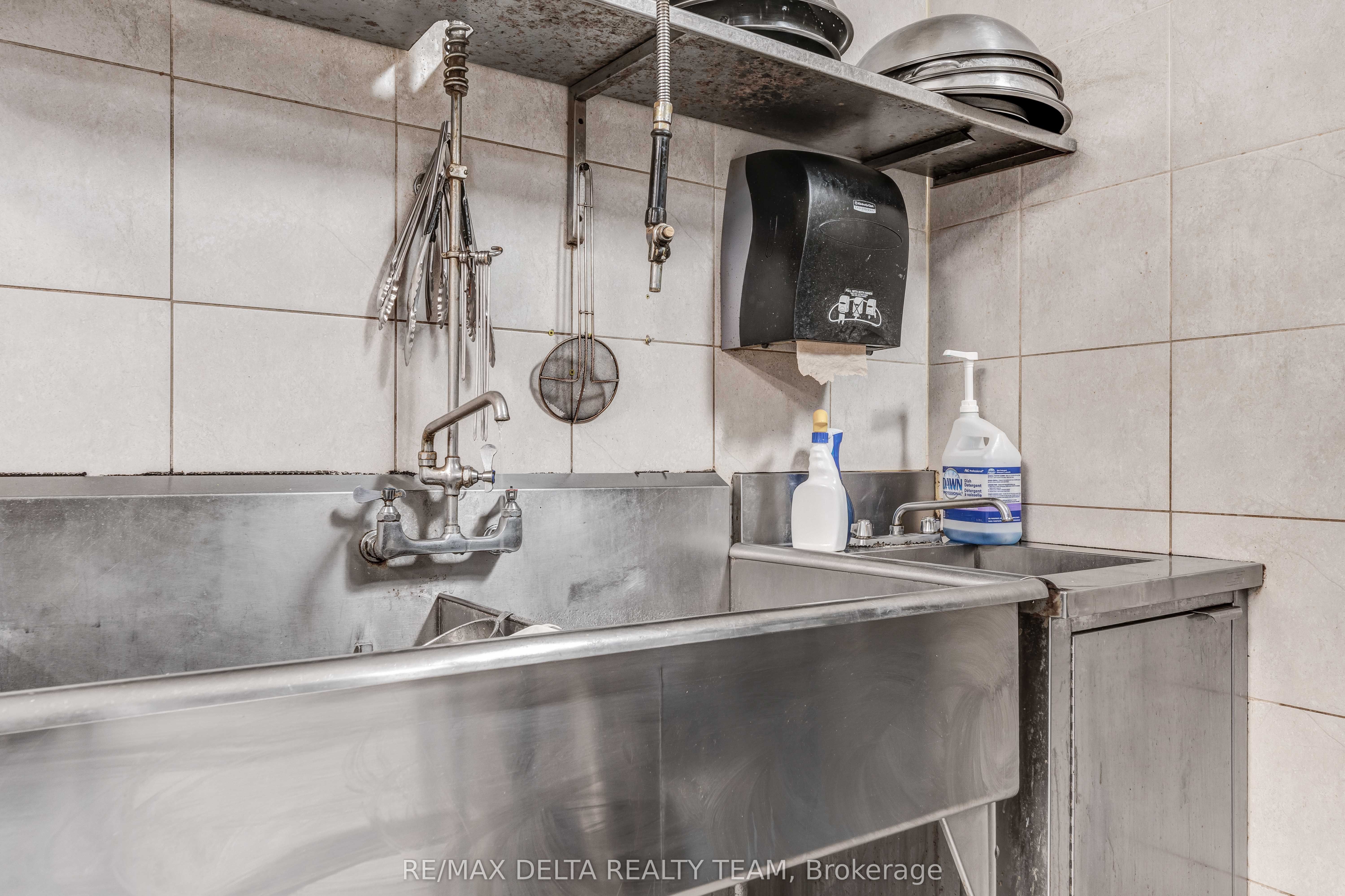 #8 - 4456 Limebank Road Property Photo 33