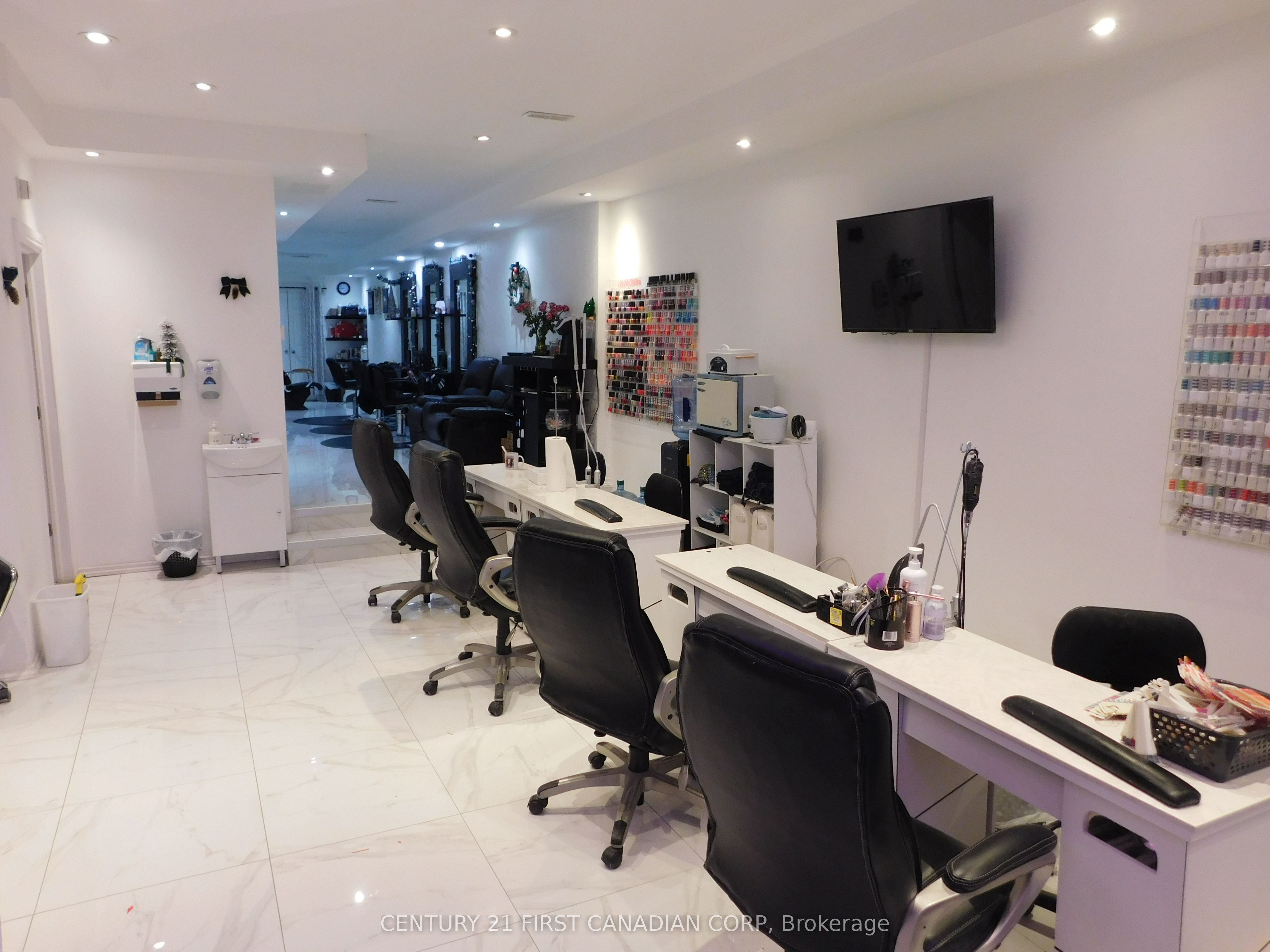 342 Dundas Street Property Photo 4