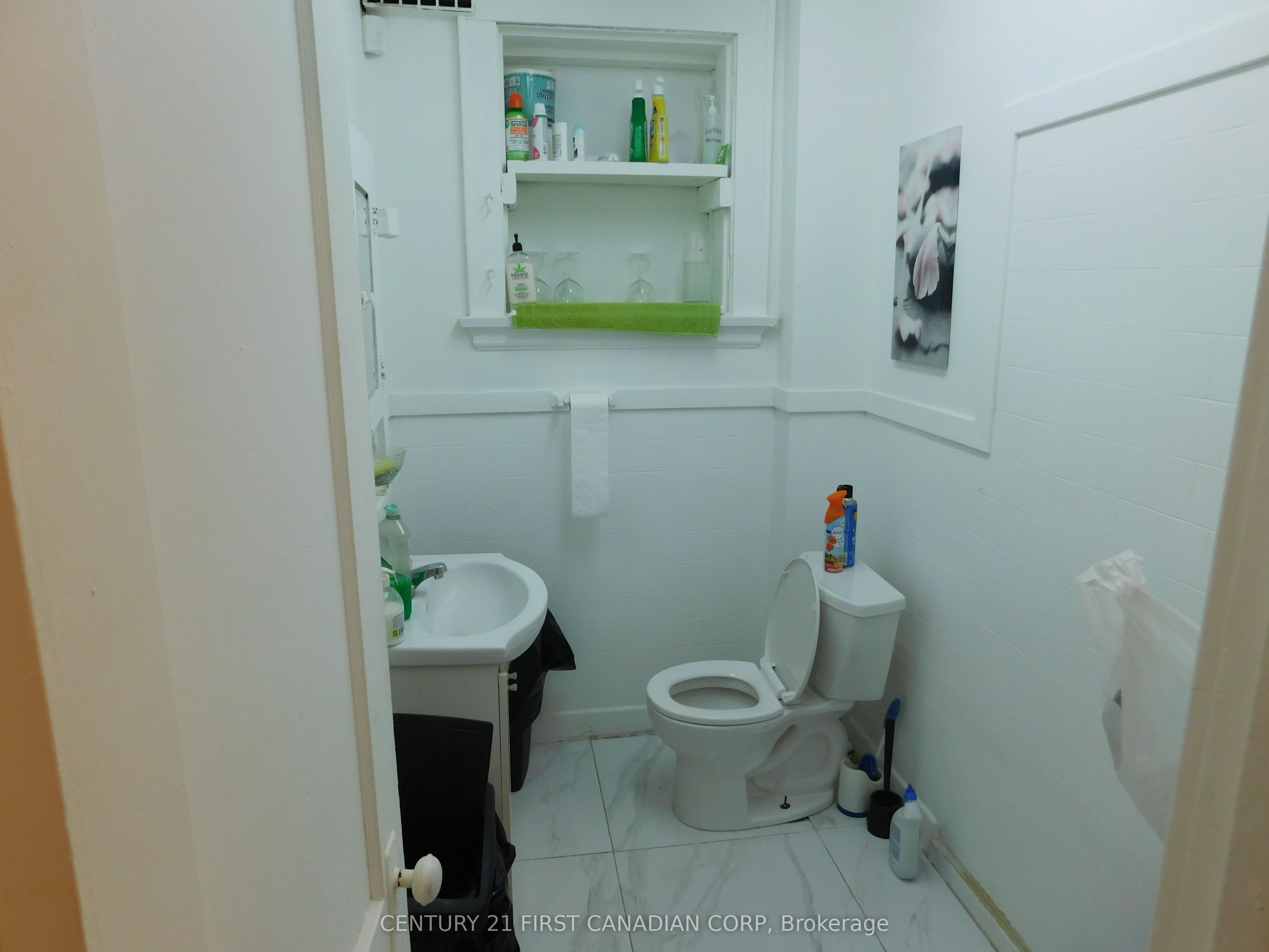 342 Dundas Street Property Photo 5