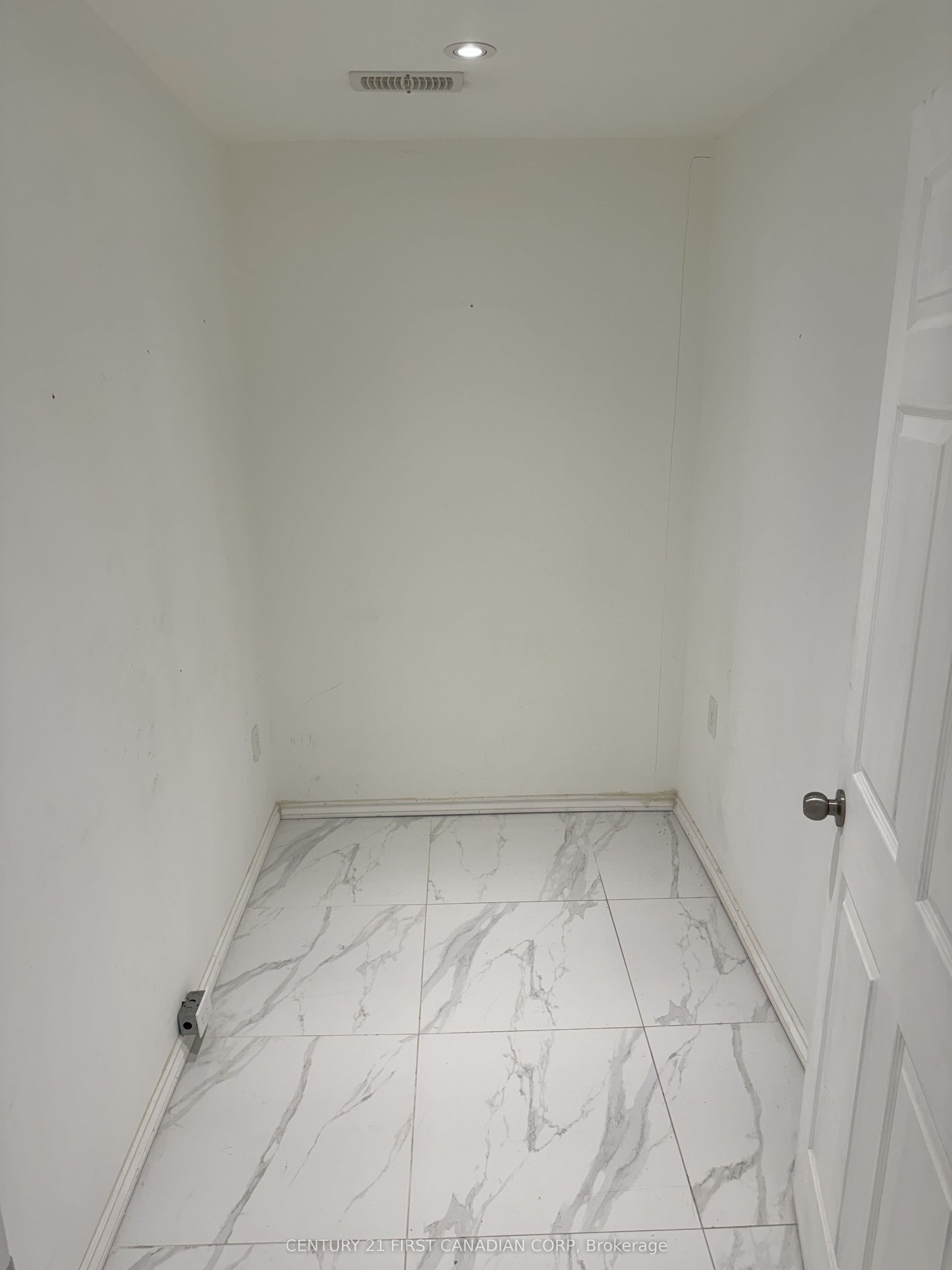 342 Dundas Street Property Photo 16