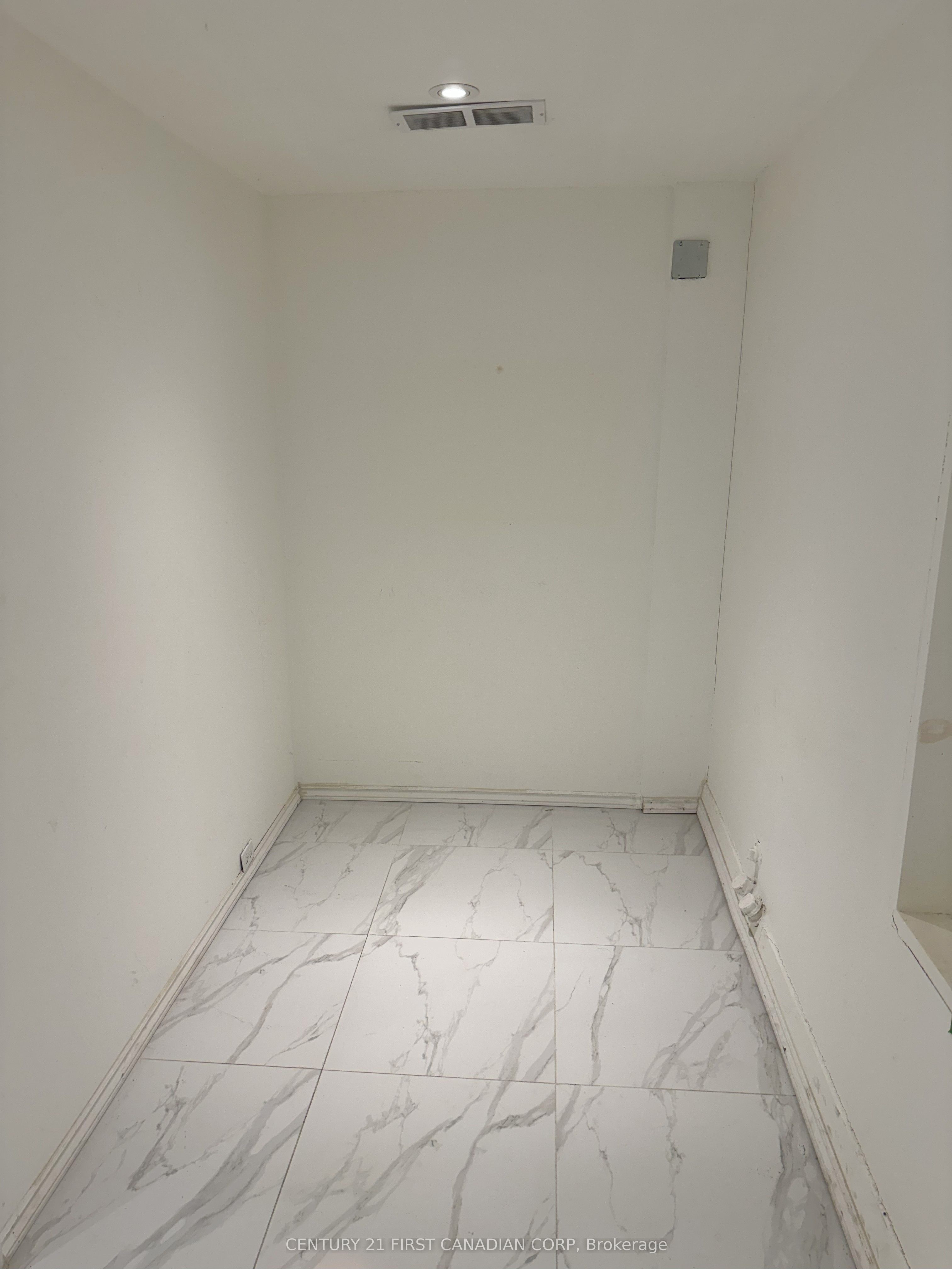 342 Dundas Street Property Photo 18