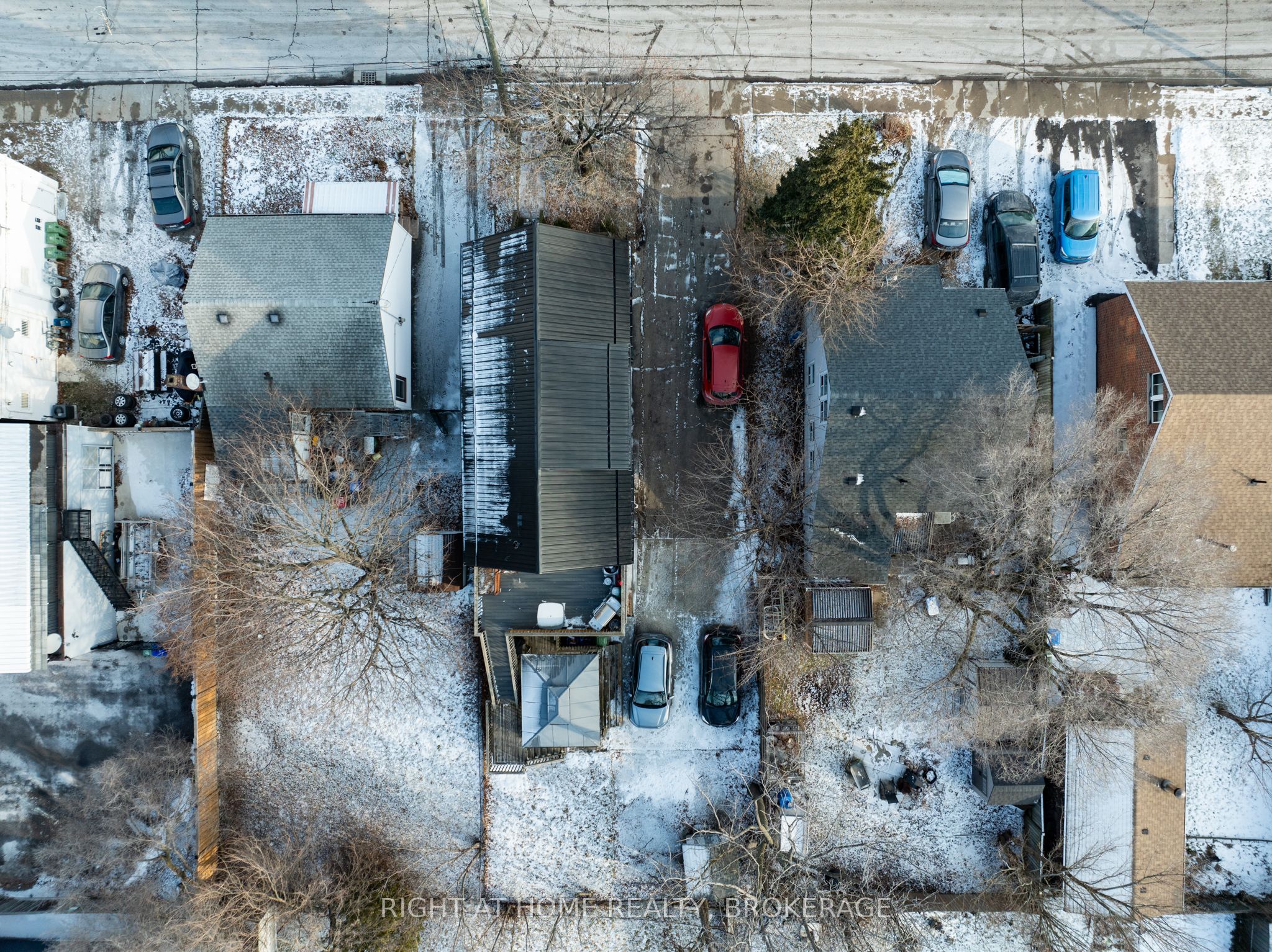 6 32nd Street Property Photo 2