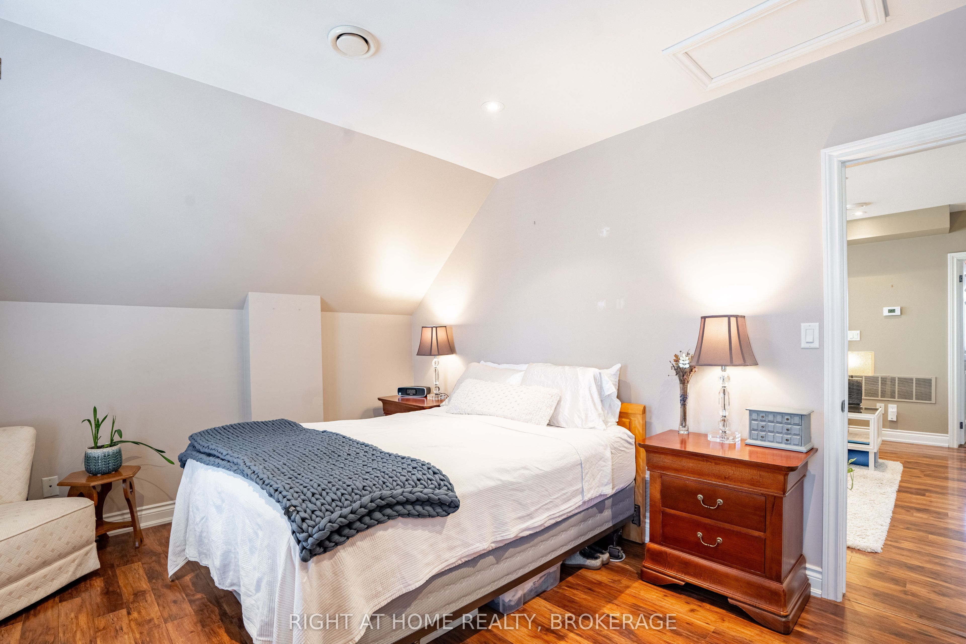 6 32nd Street Property Photo 6