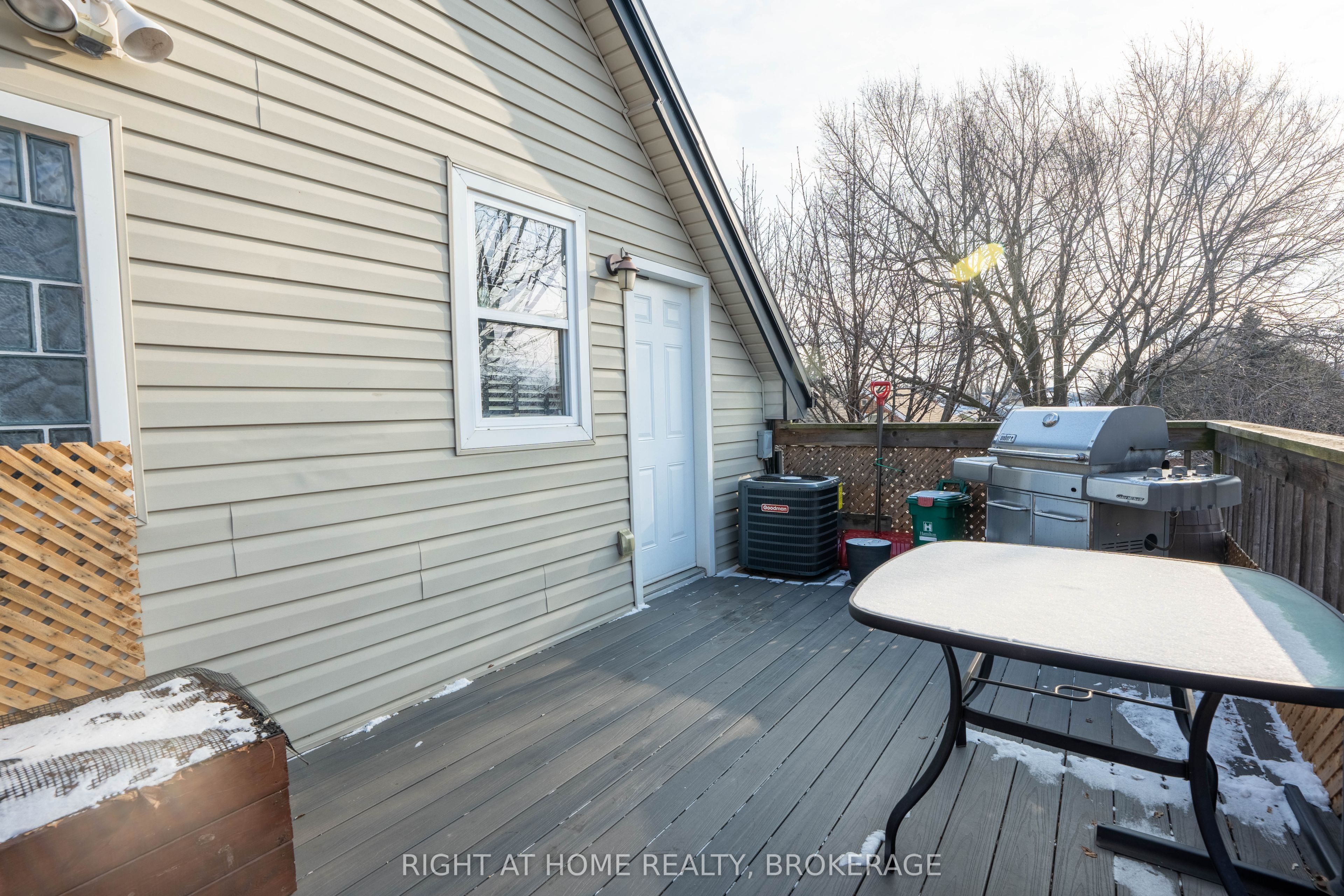 6 32nd Street Property Photo 8