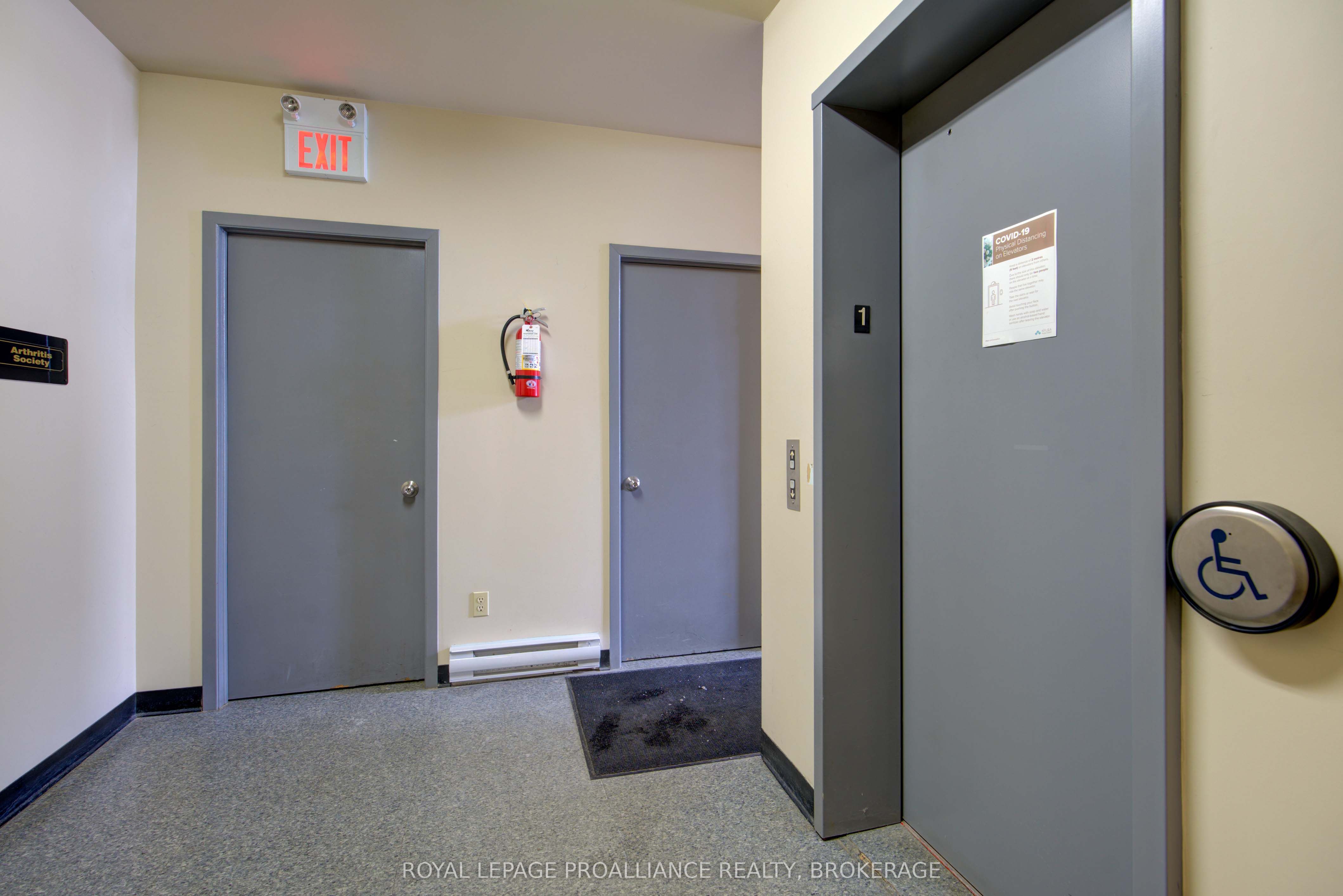 #100 - 308 Wellington Street Property Photo 3
