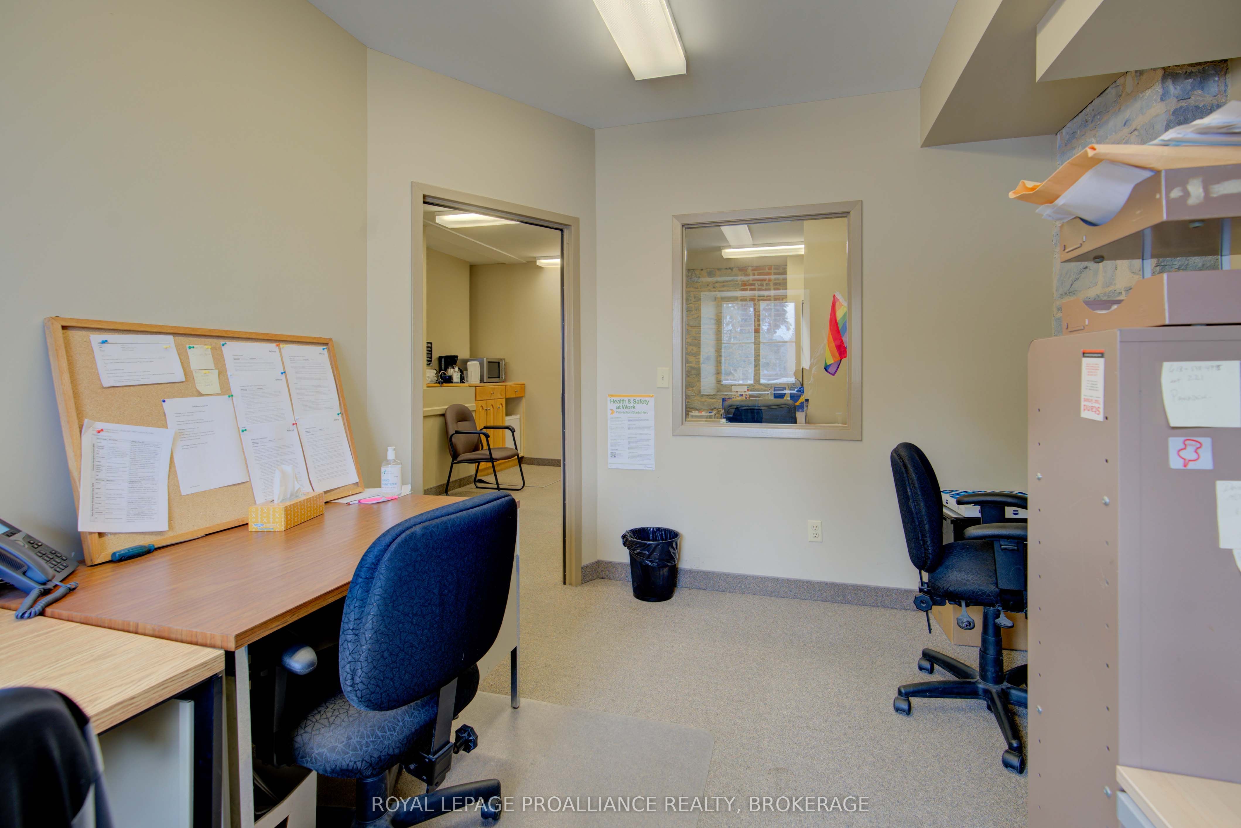 #100 - 308 Wellington Street Property Photo 14