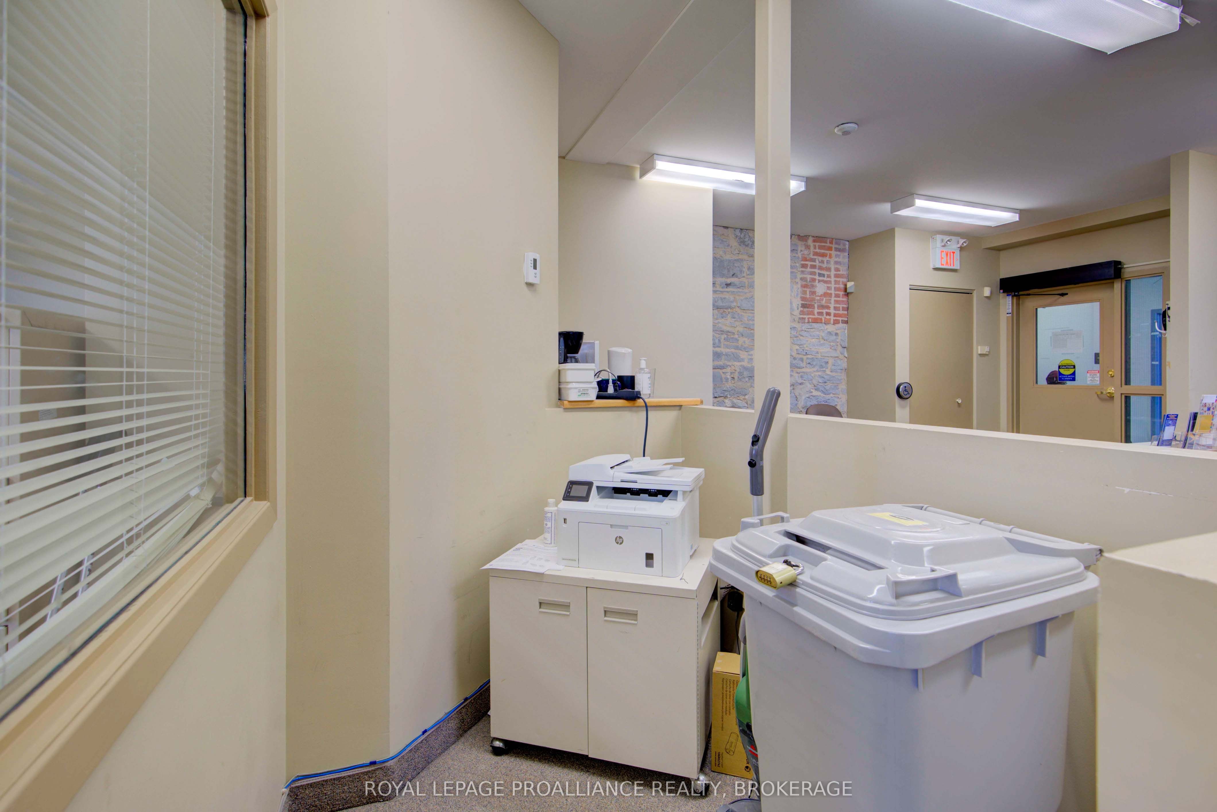 #100 - 308 Wellington Street Property Photo 21