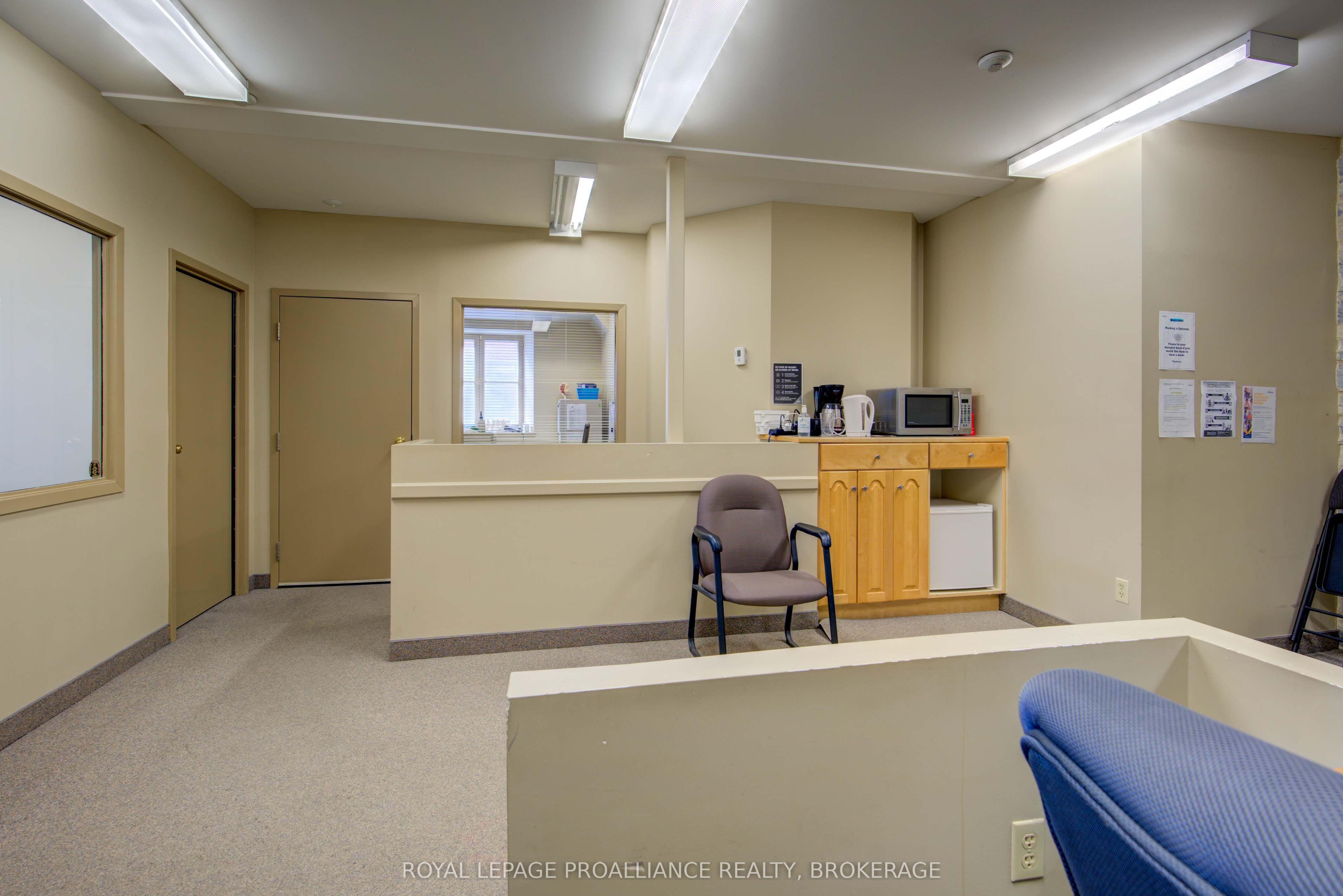 #100 - 308 Wellington Street Property Photo 24