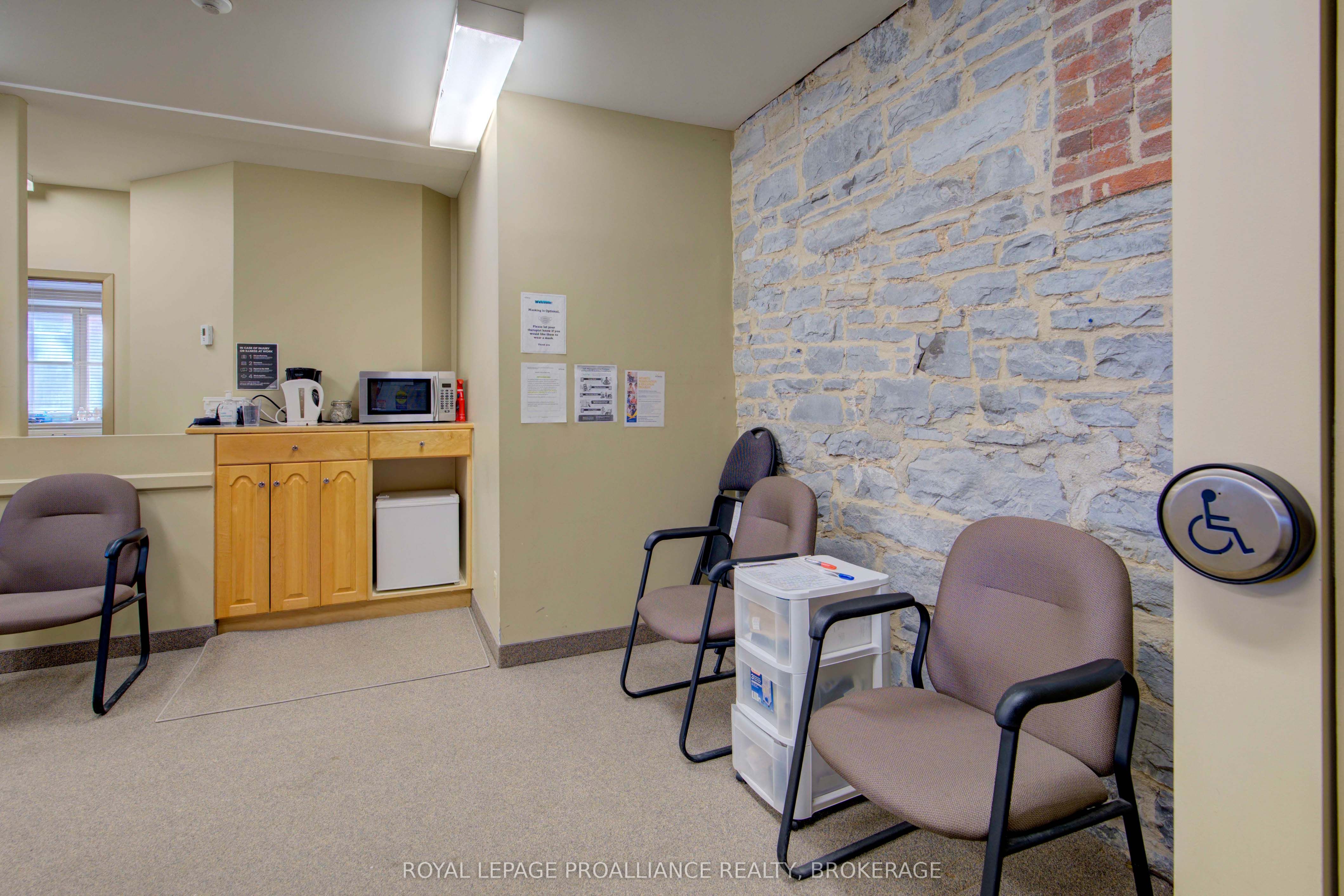 #100 - 308 Wellington Street Property Photo 27