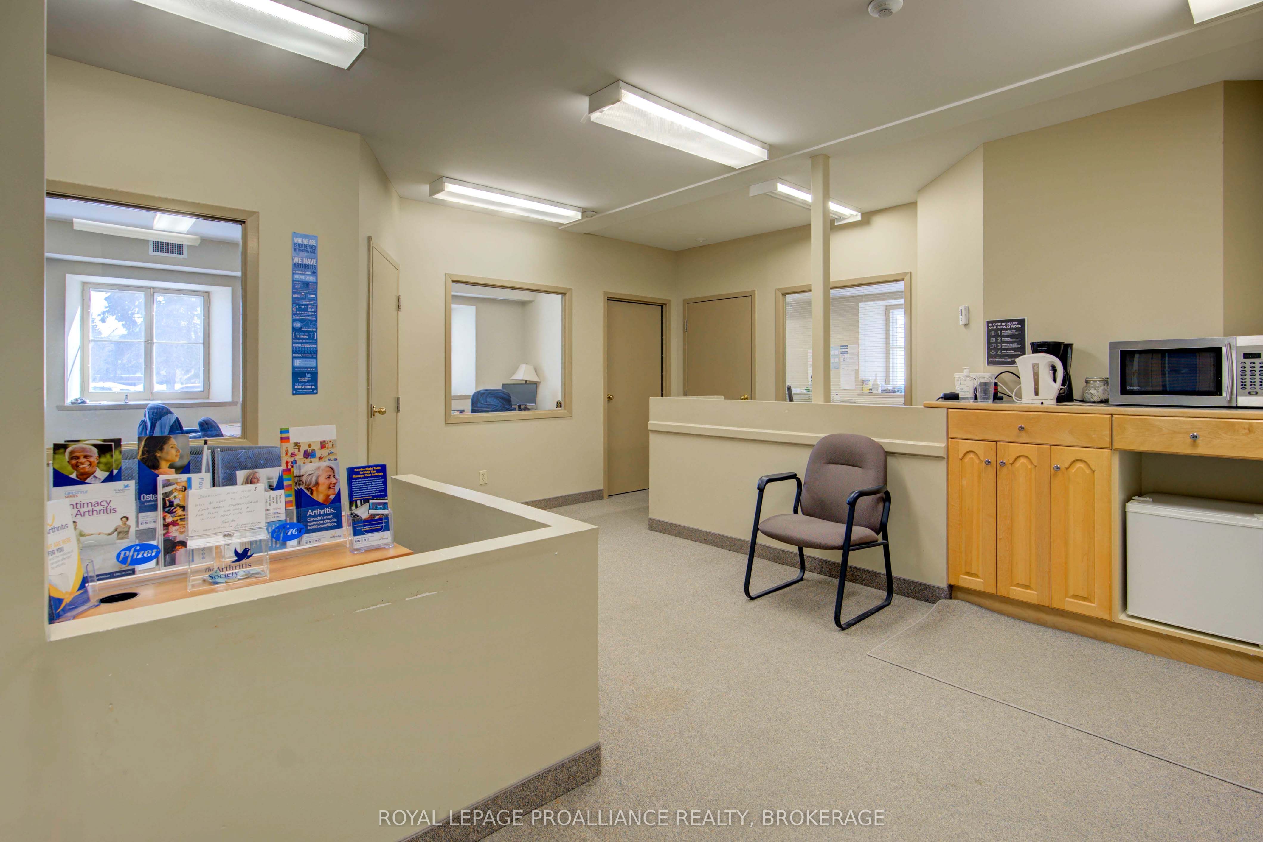 #100 - 308 Wellington Street Property Photo 28