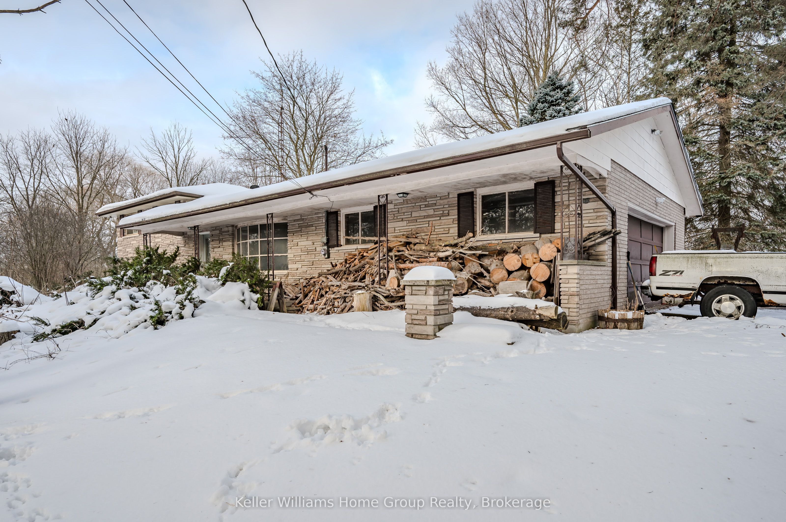 7850 7 Highway Property Photo 2