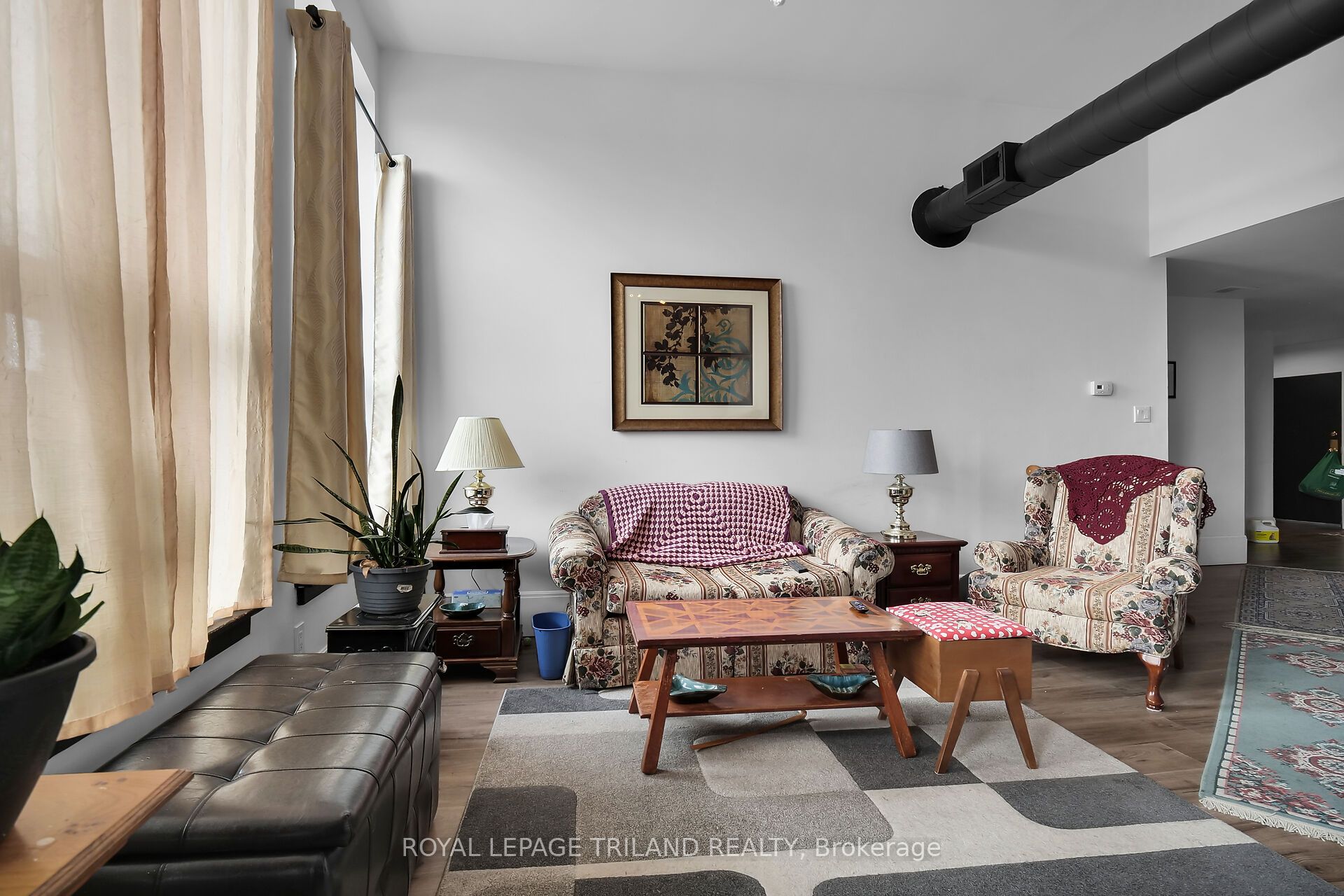 449 Talbot Street Property Photo 14