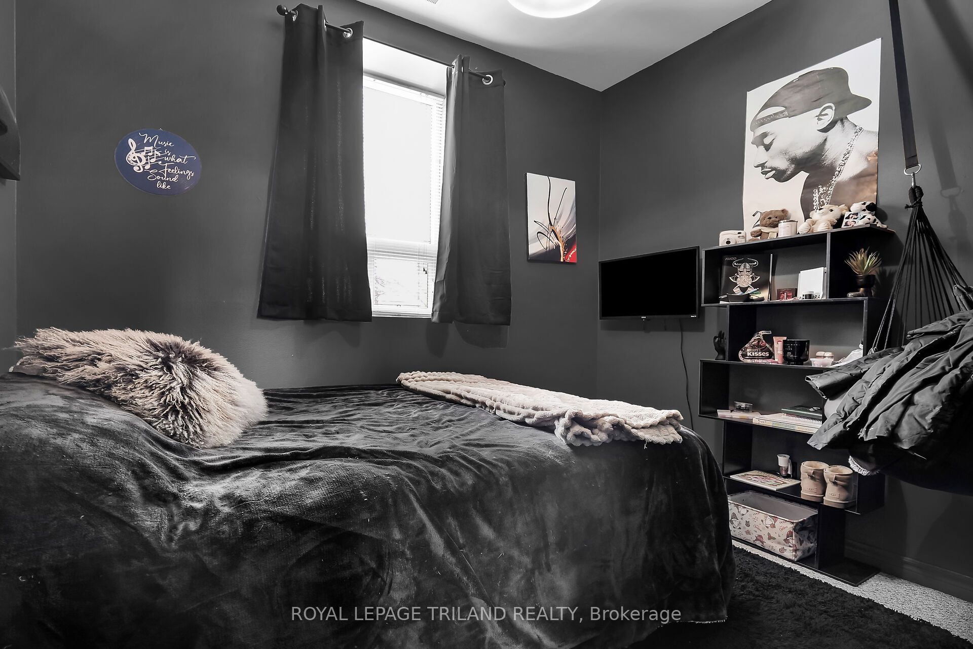 449 Talbot Street Property Photo 25