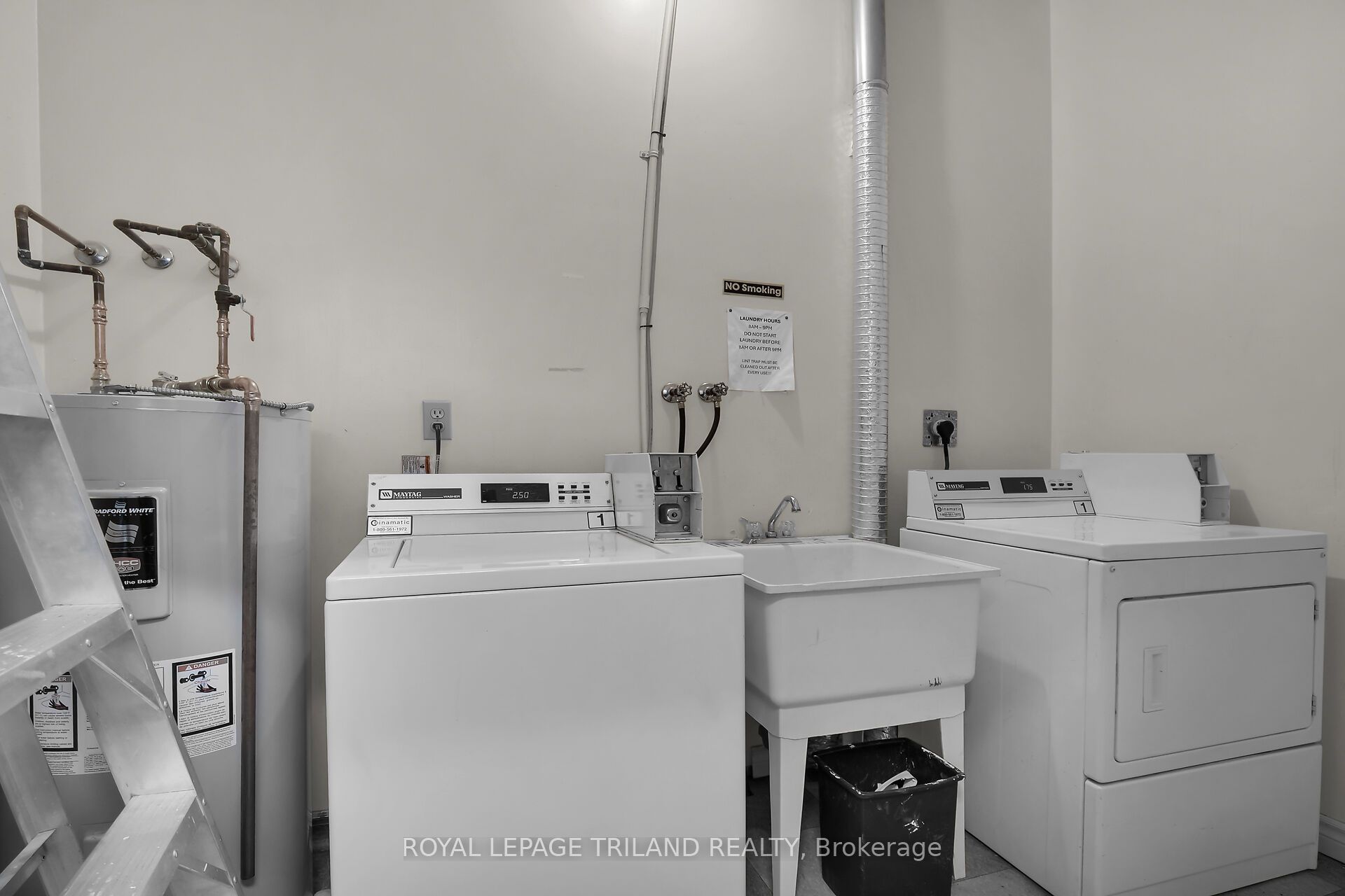 449 Talbot Street Property Photo 27