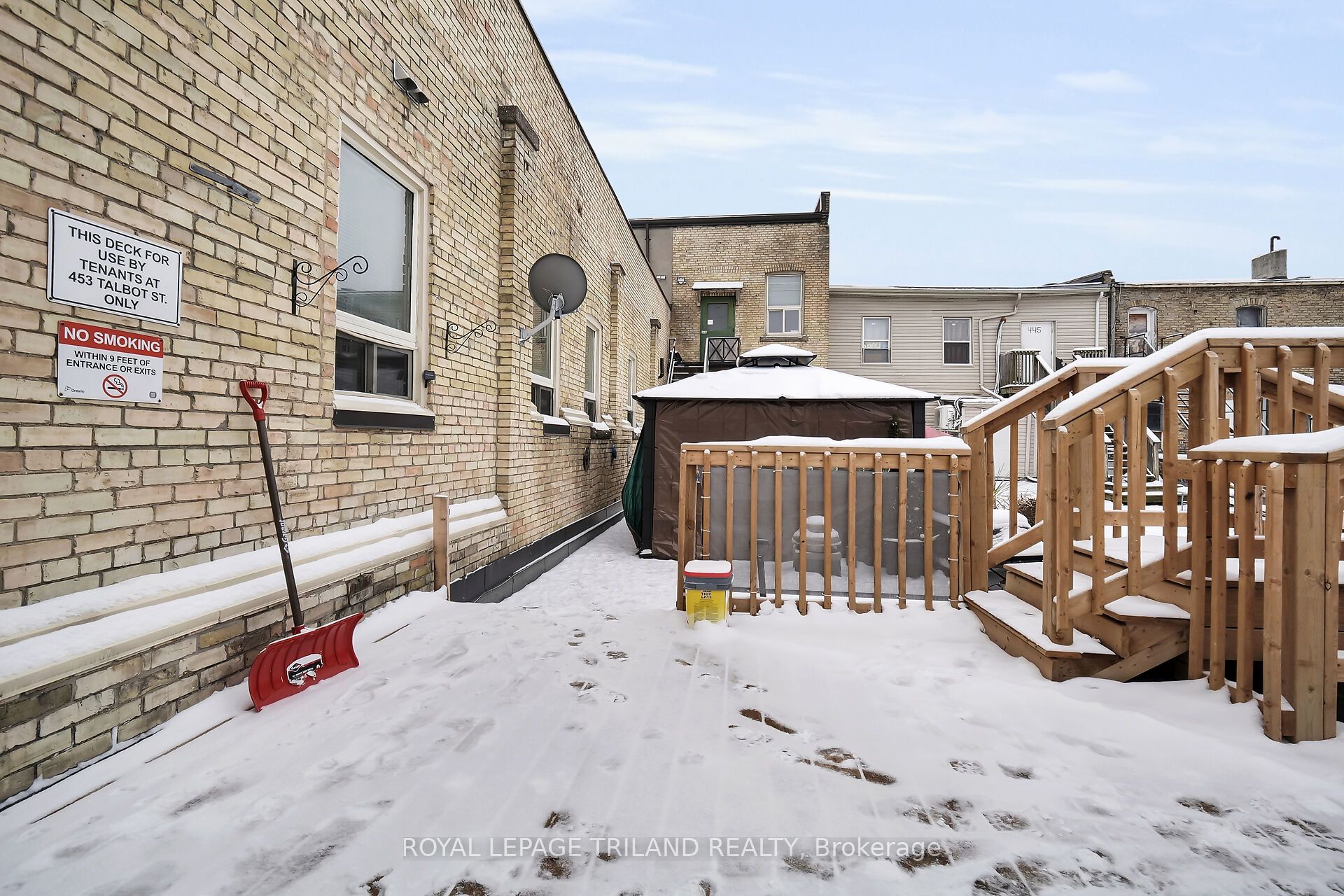 449 Talbot Street Property Photo 29