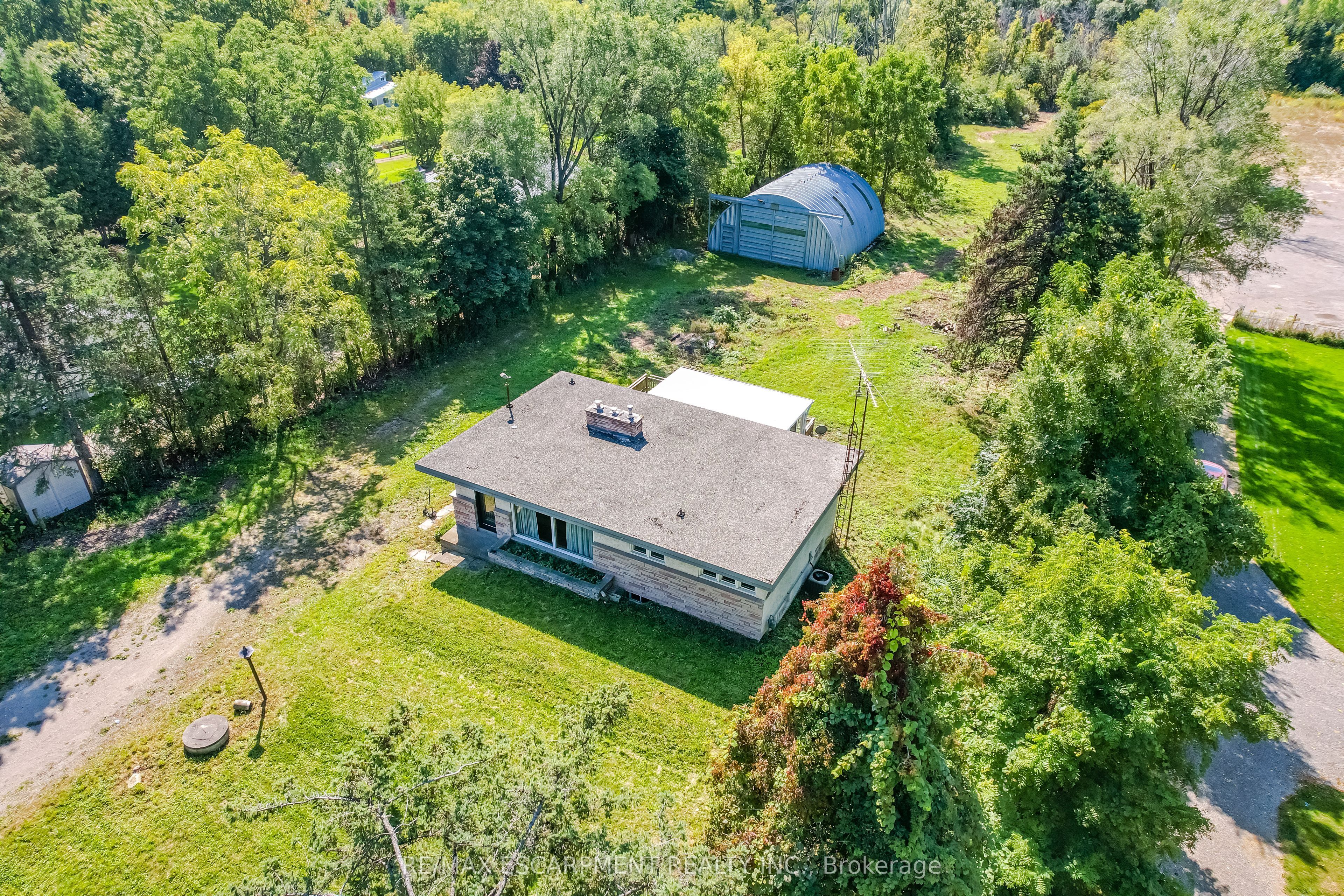 623 Robson Road Property Photo 7
