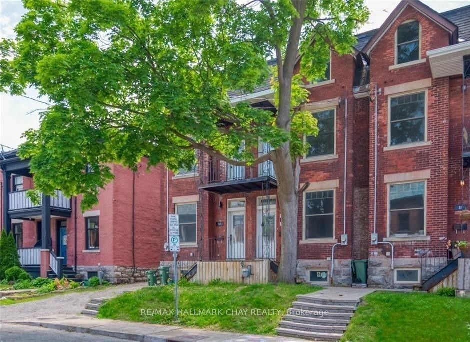 14 Spruce St Property Photo