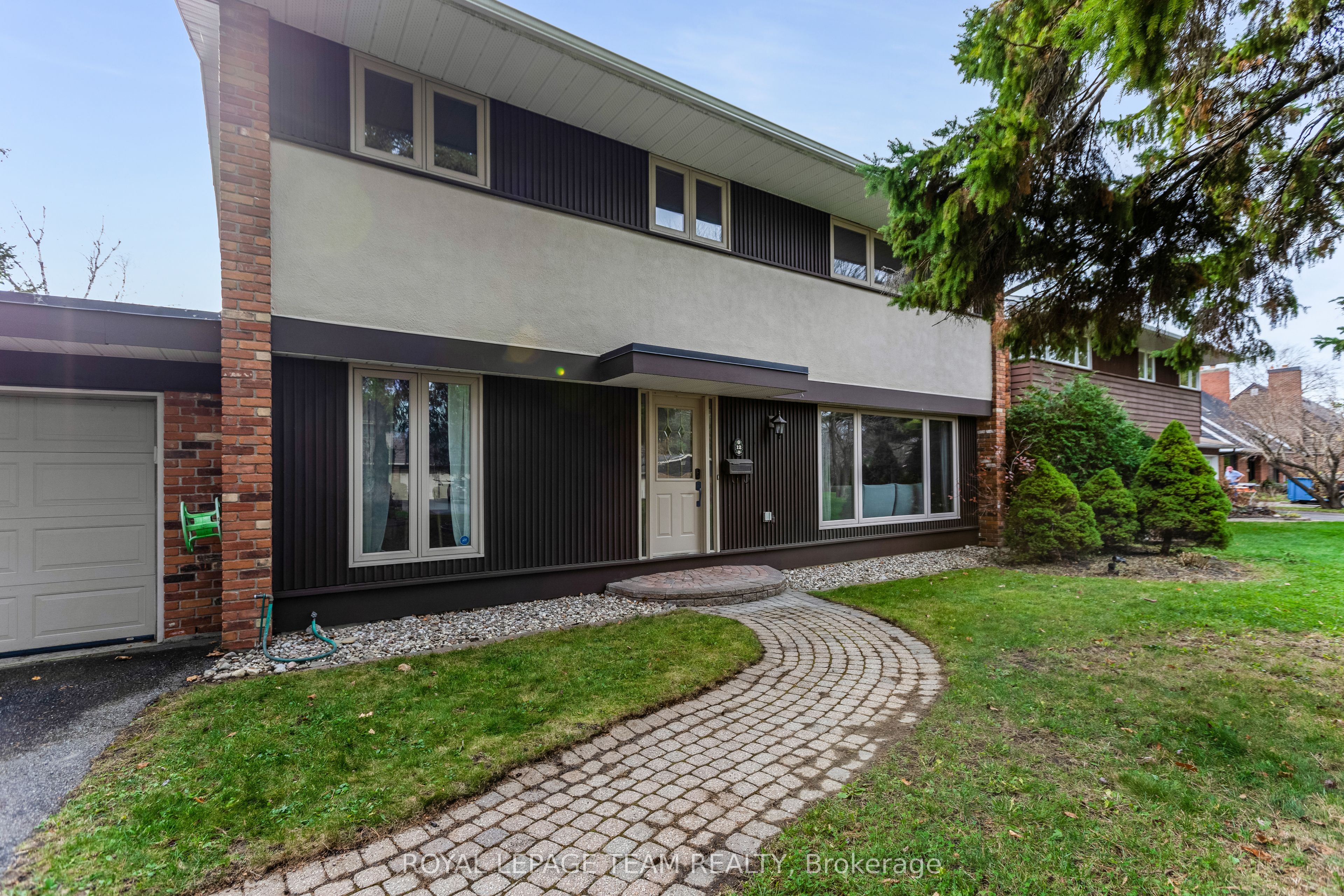 12 Pellan Crescent Property Photo 2