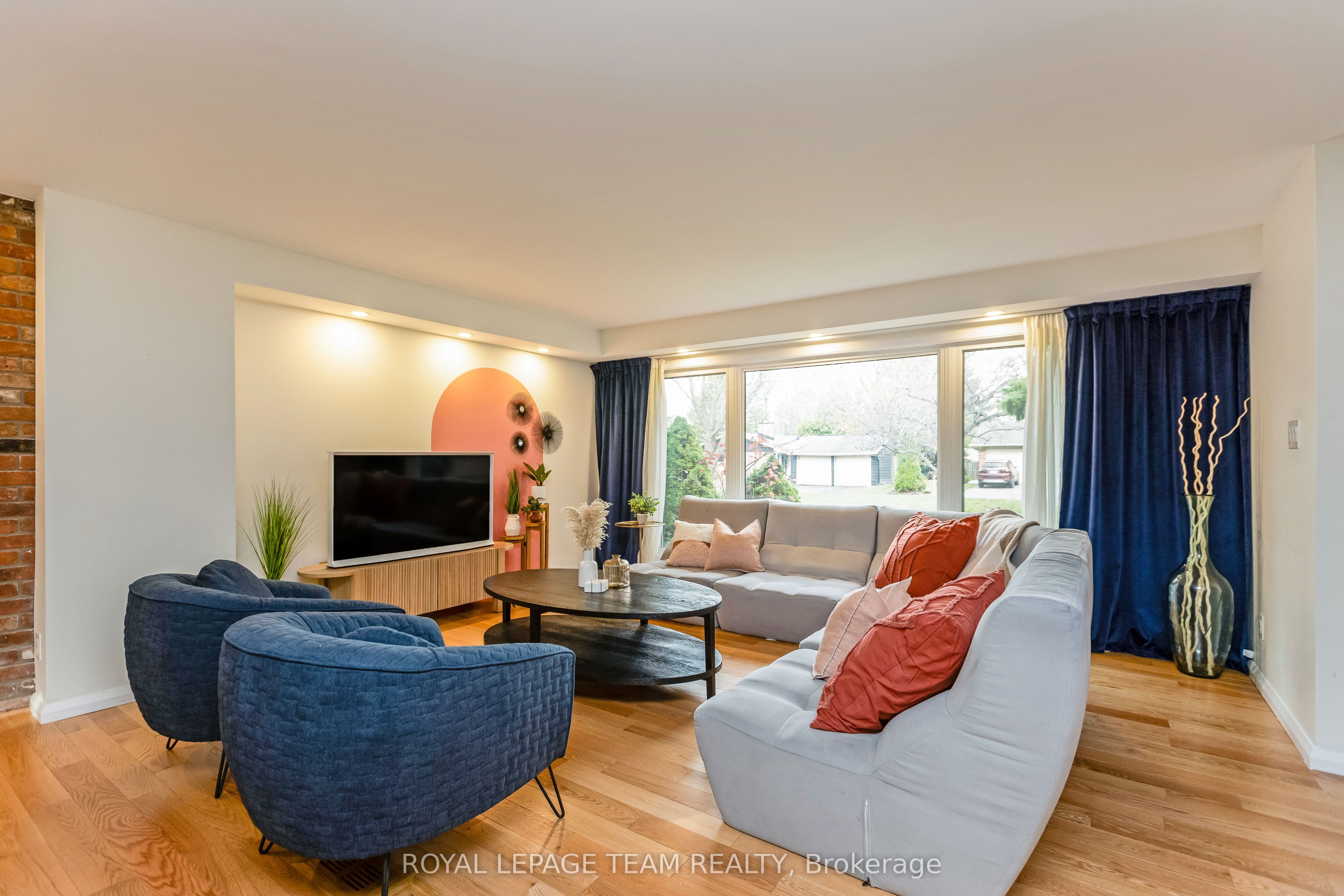 12 Pellan Crescent Property Photo 4