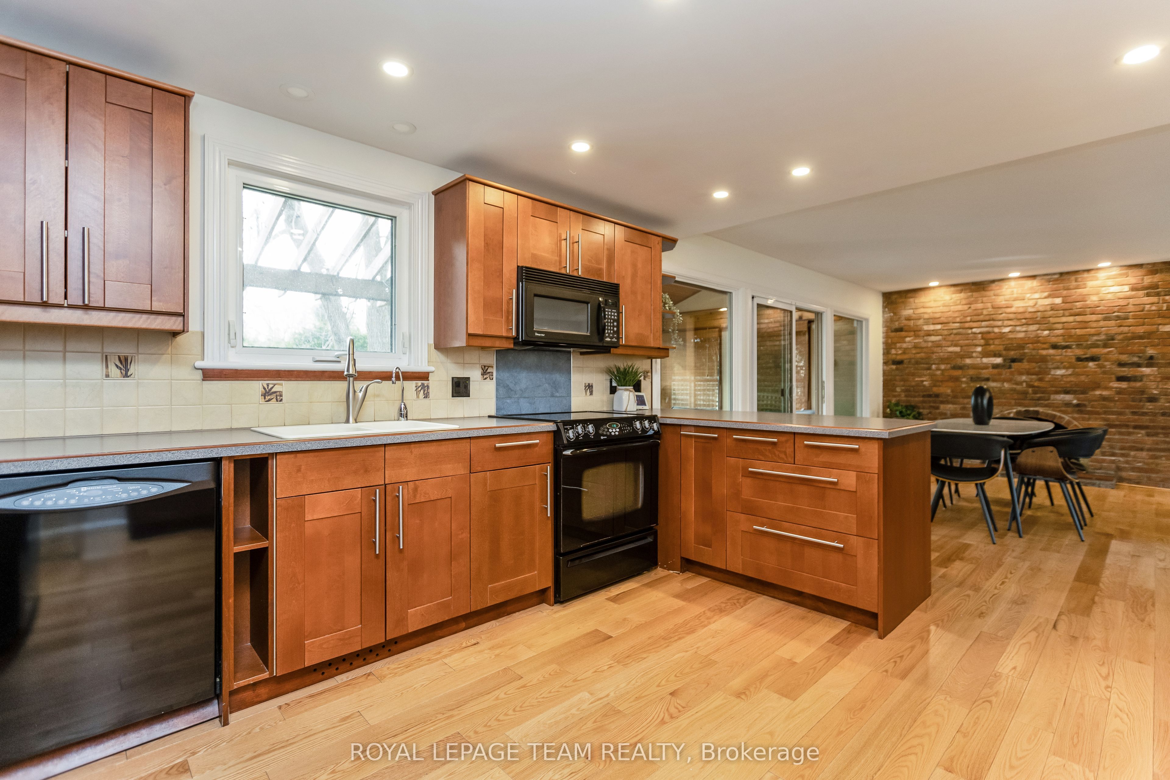 12 Pellan Crescent Property Photo 8