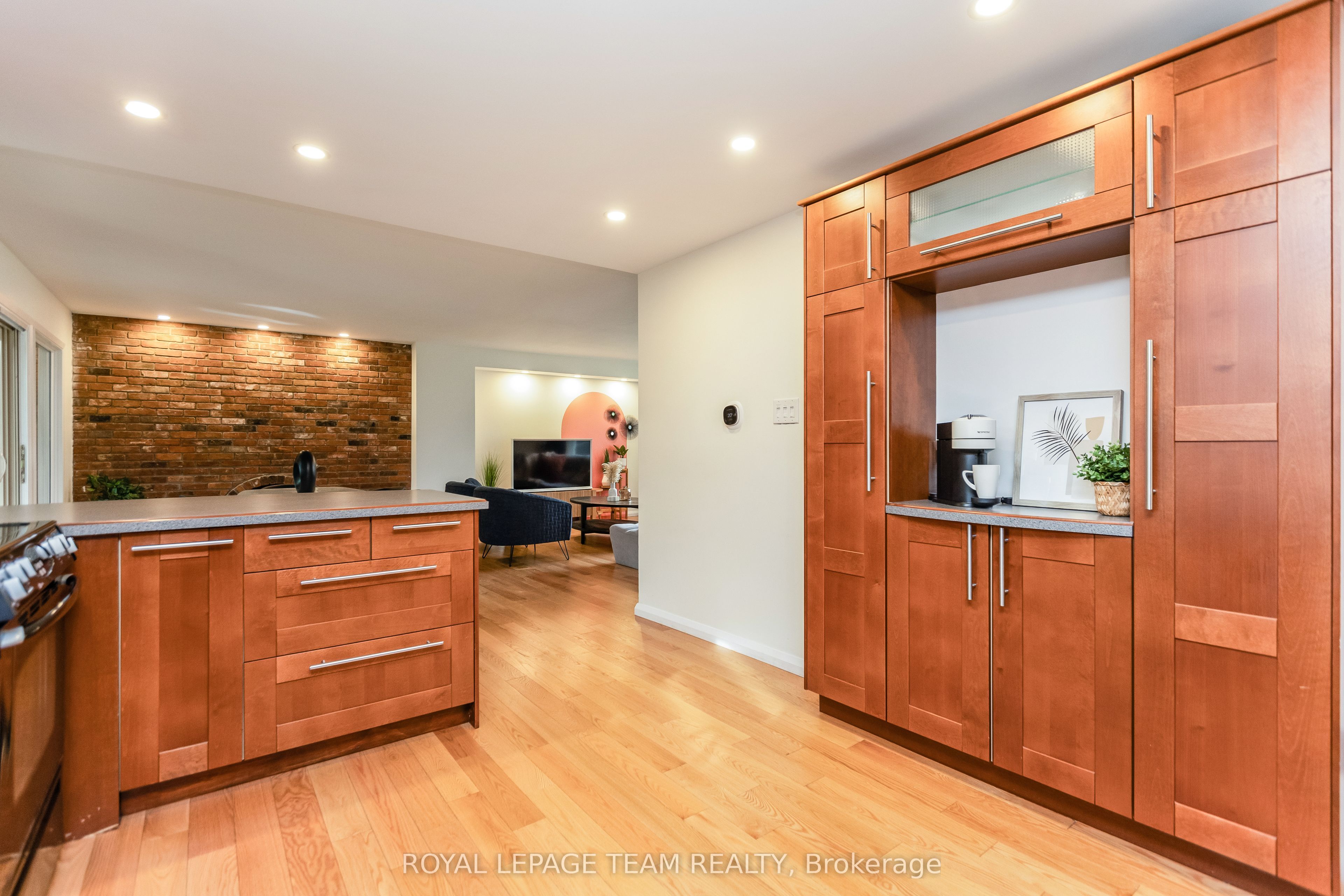 12 Pellan Crescent Property Photo 9