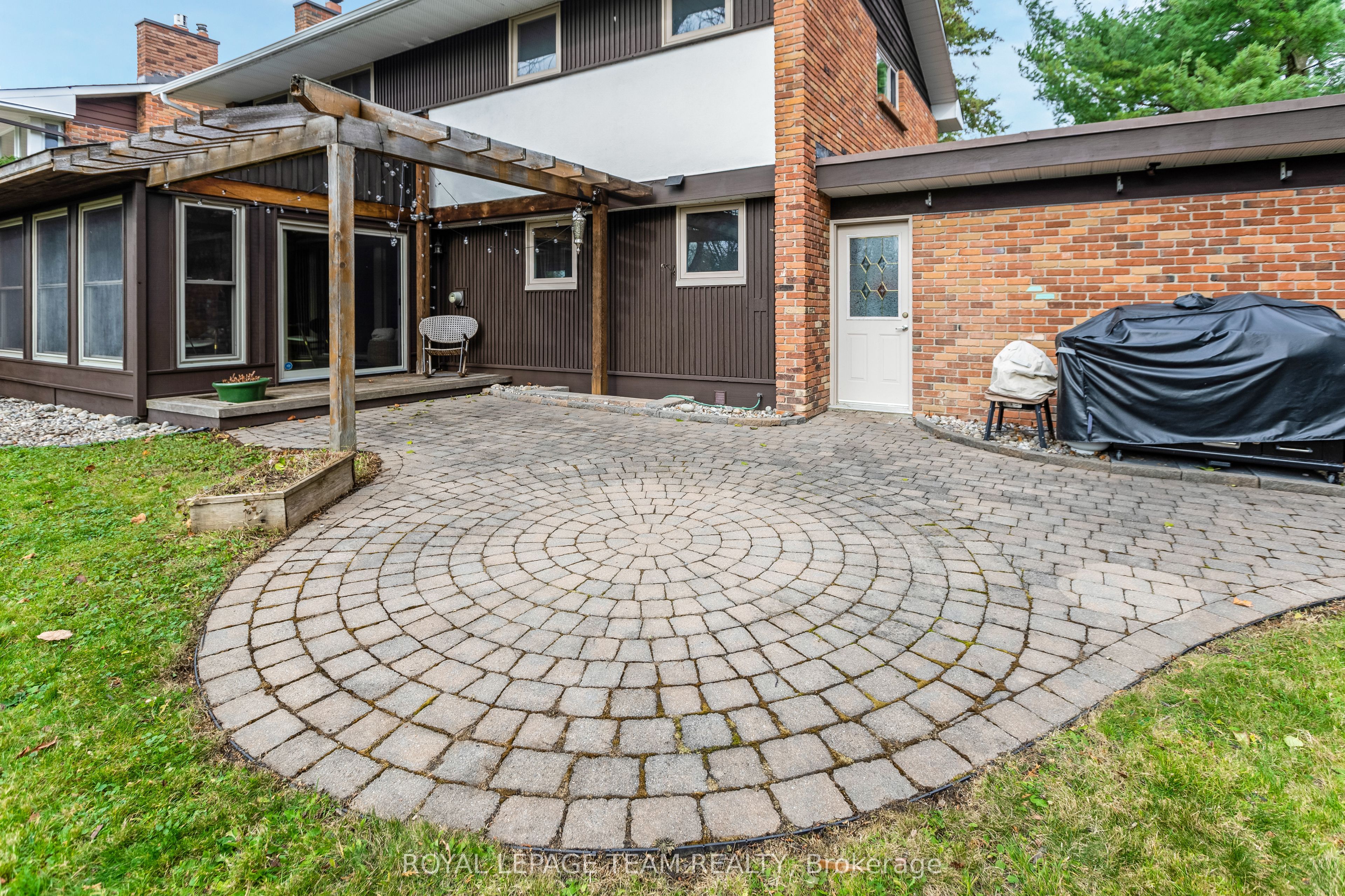 12 Pellan Crescent Property Photo 24