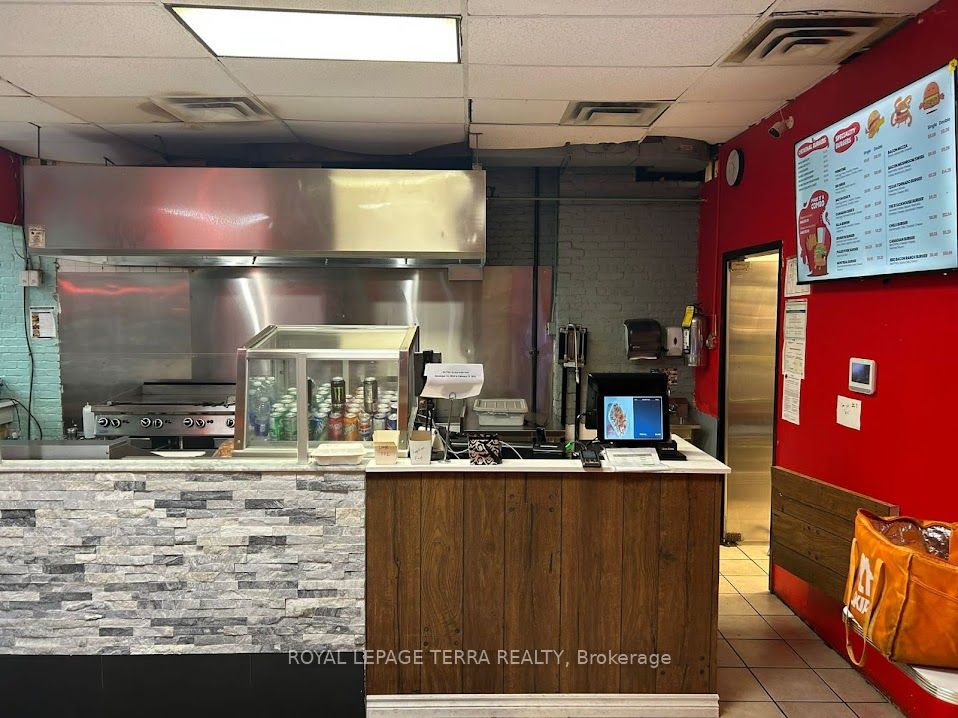 540 Ouellette Avenue Property Photo 6