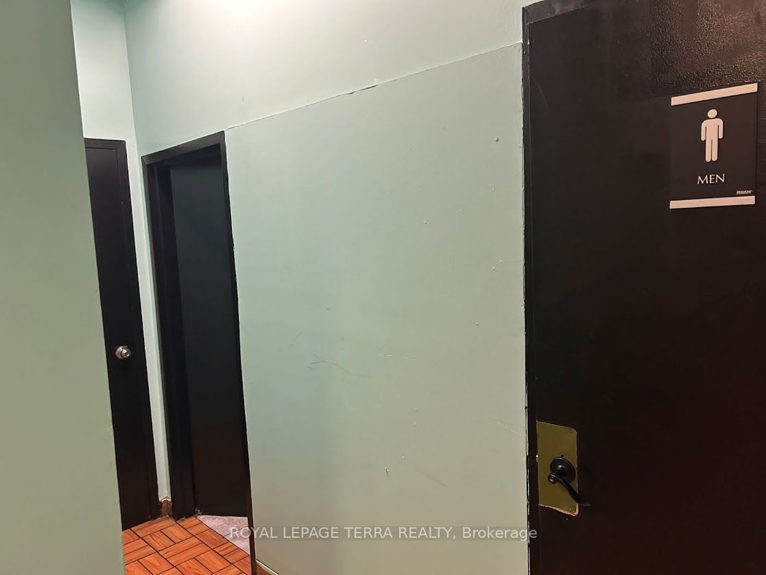 540 Ouellette Avenue Property Photo 13