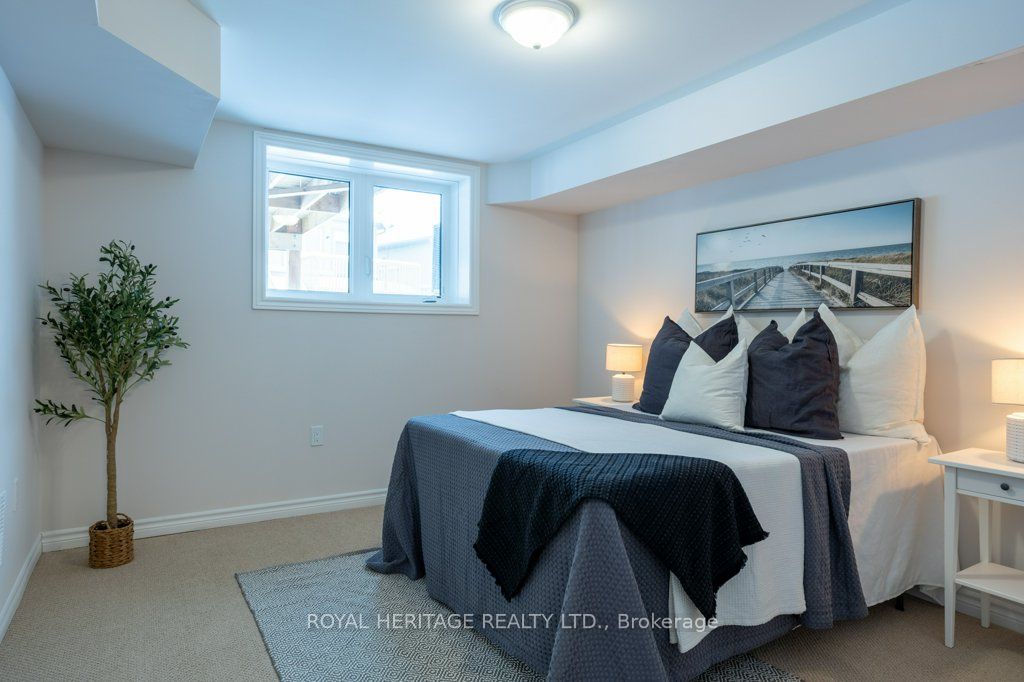 17 Lakewood Crescent Property Photo 13