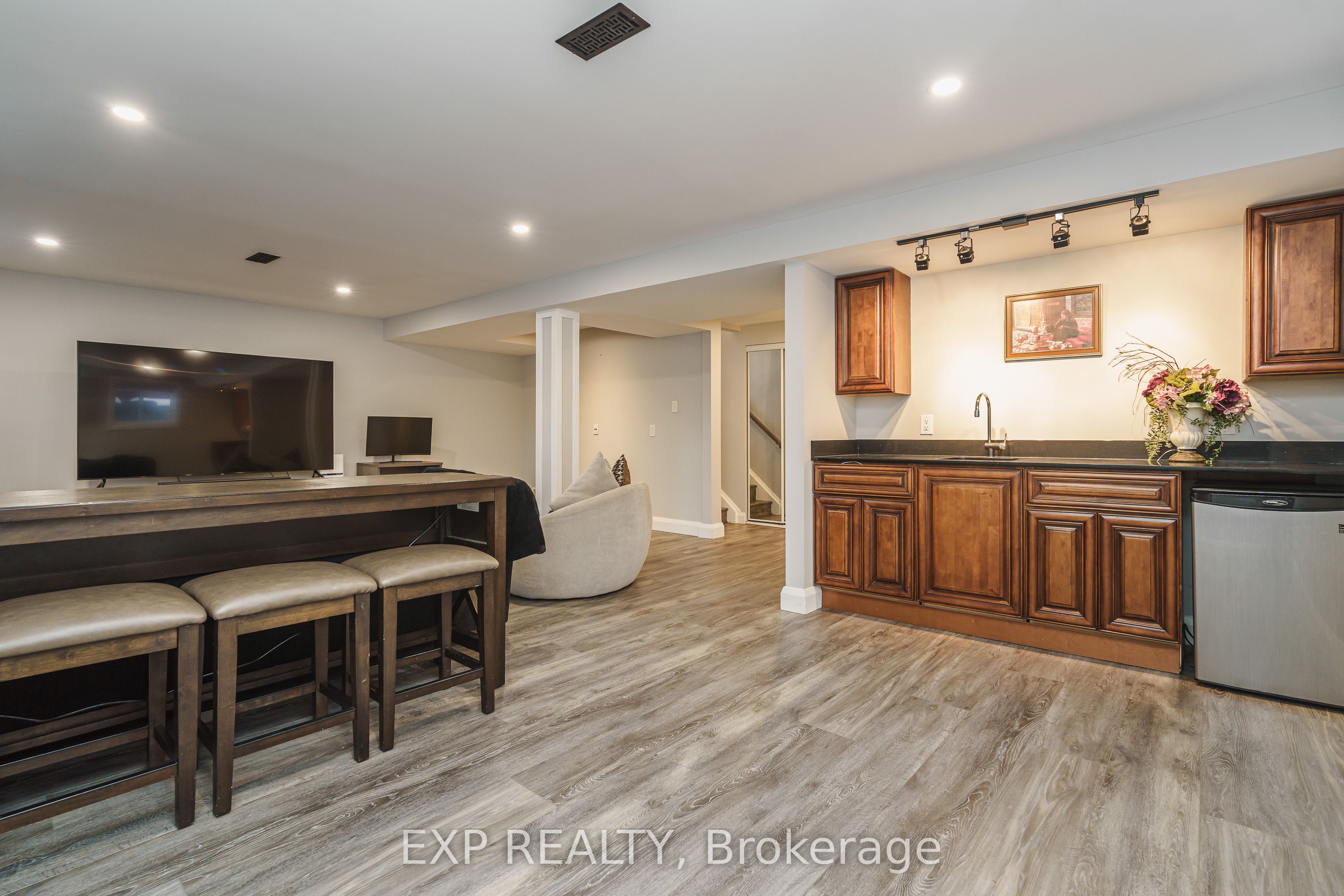 1885 Arizona Avenue Property Photo 24