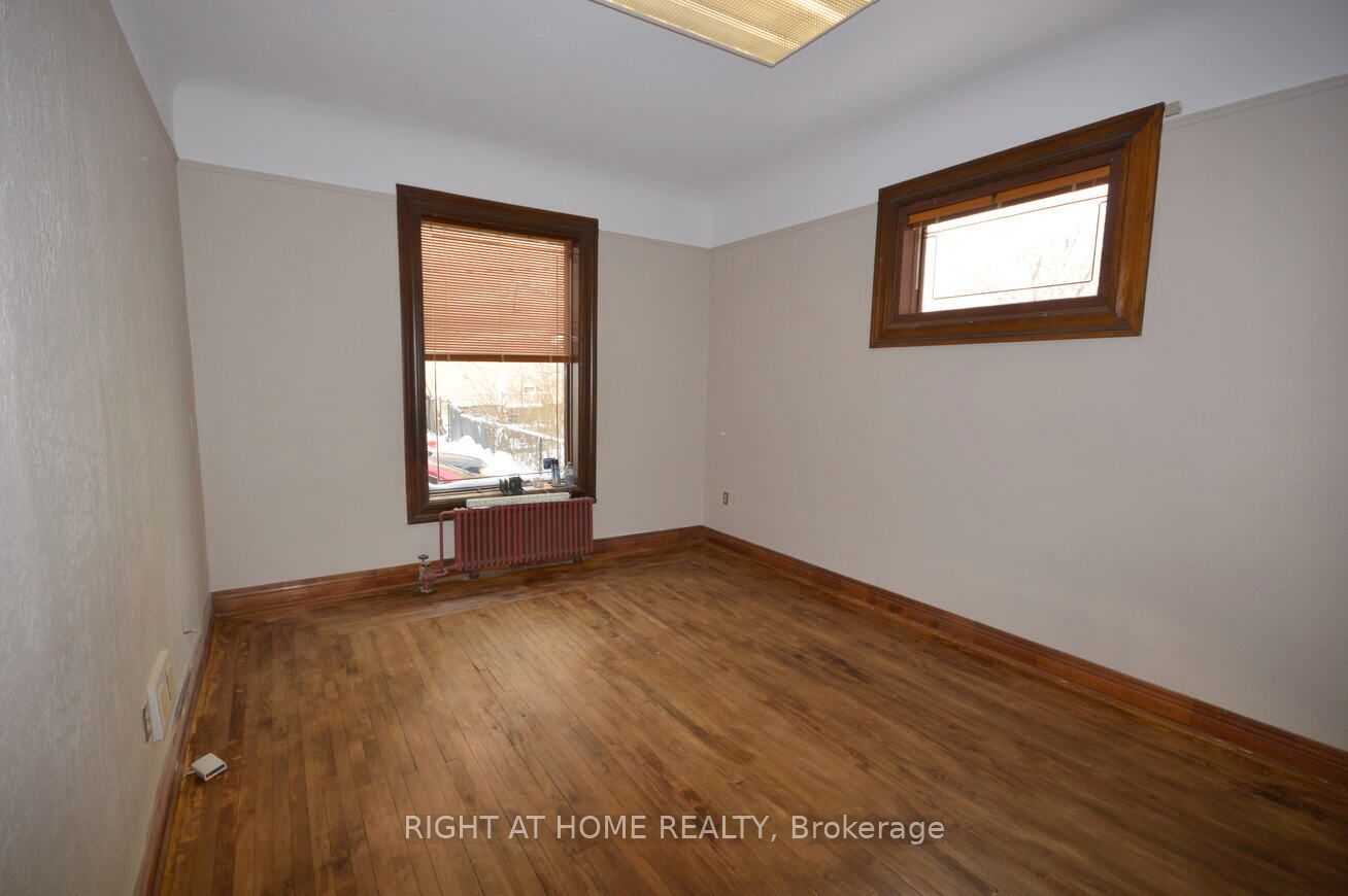 249 Mcleod Street Property Photo 3