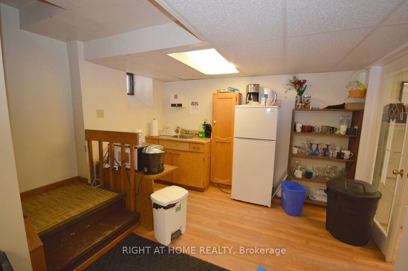 249 Mcleod Street Property Photo 9