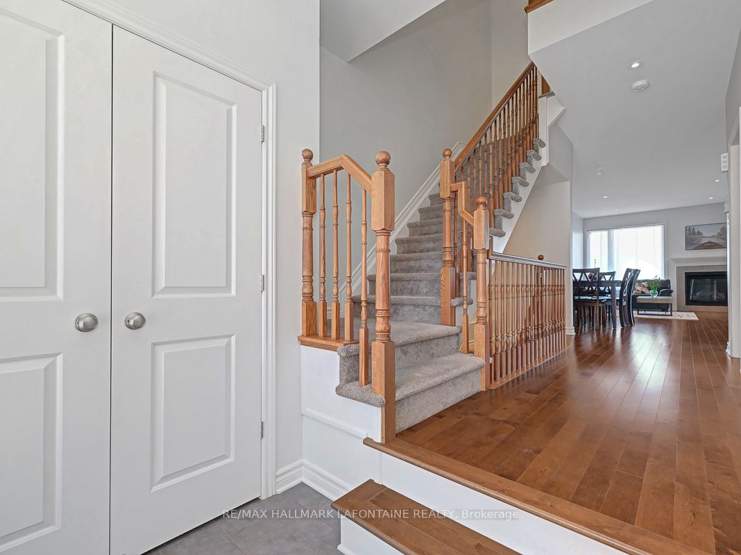 695 Putney Crescent Property Photo 3