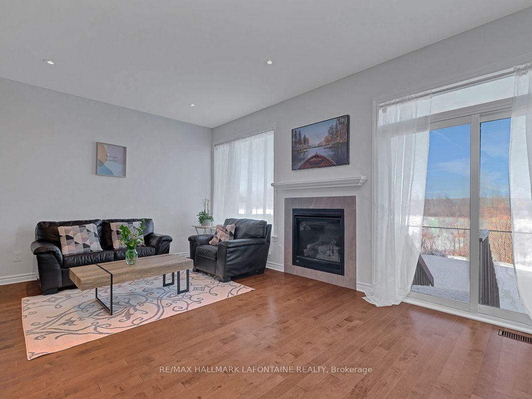 695 Putney Crescent Property Photo 5
