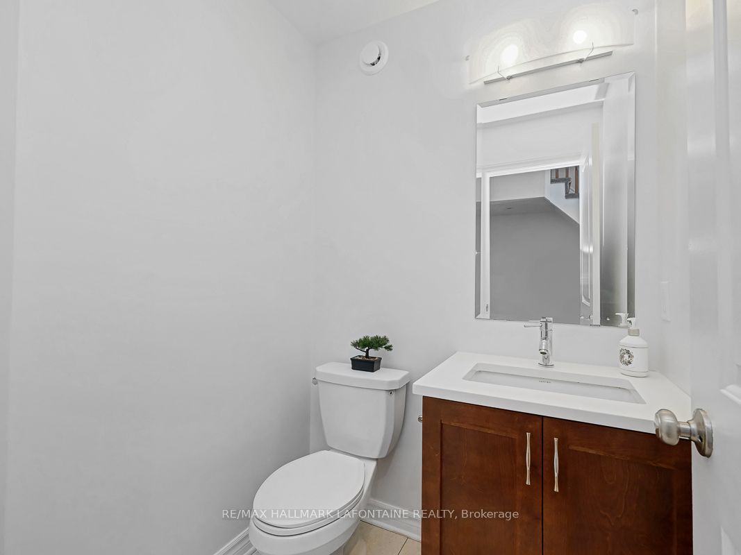 695 Putney Crescent Property Photo 19