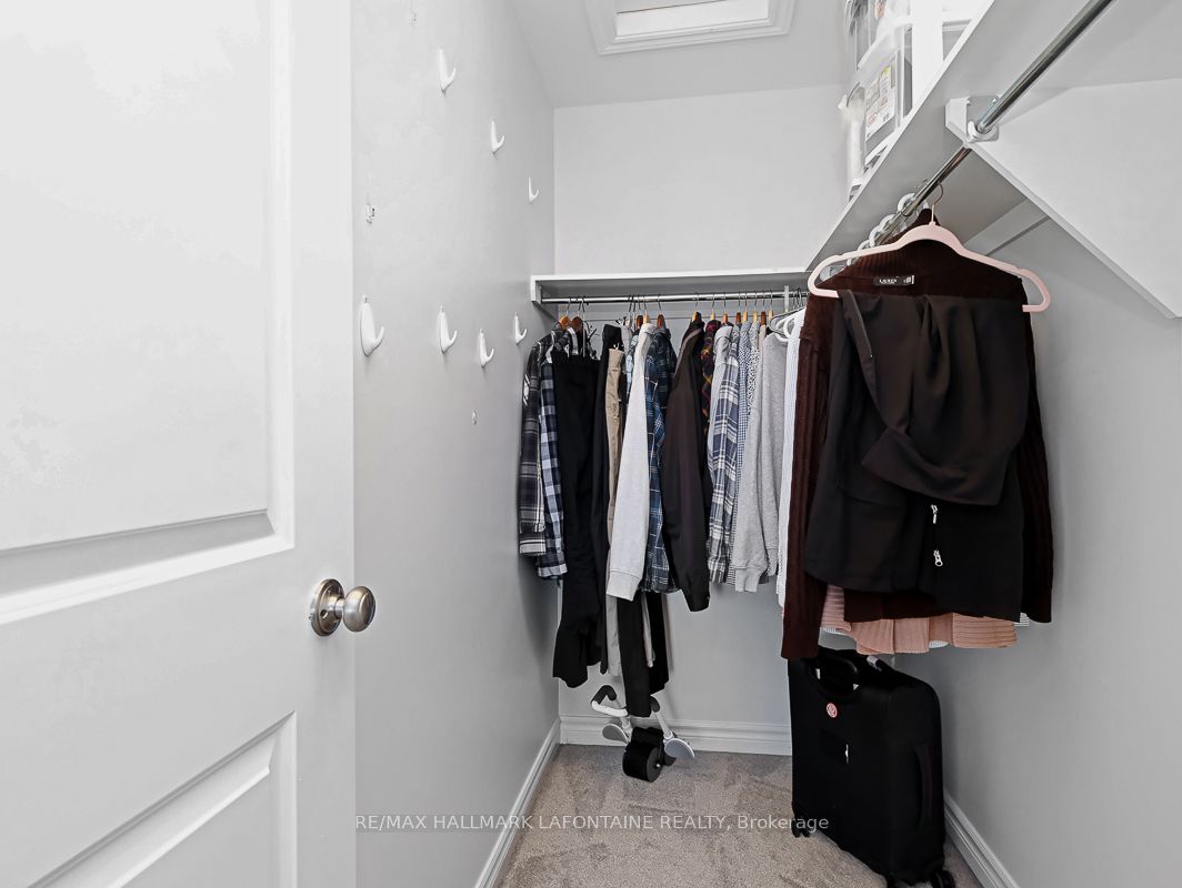 695 Putney Crescent Property Photo 23