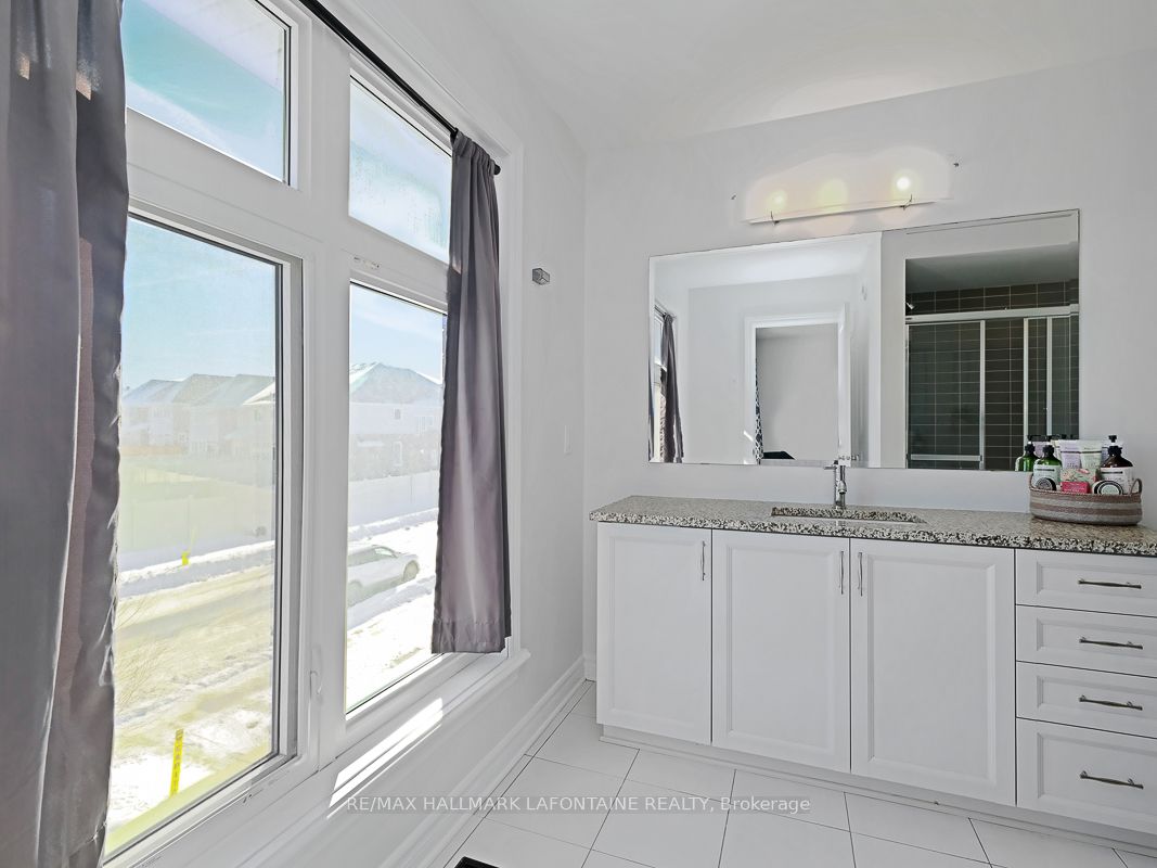 695 Putney Crescent Property Photo 24