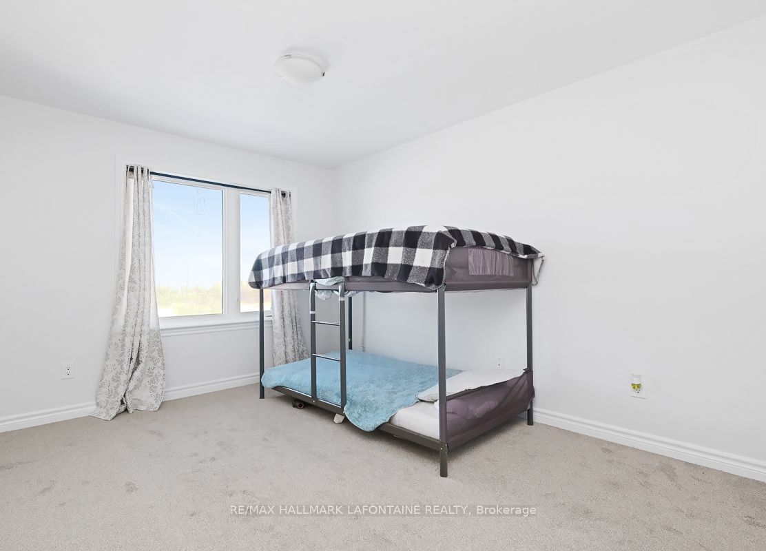 695 Putney Crescent Property Photo 27