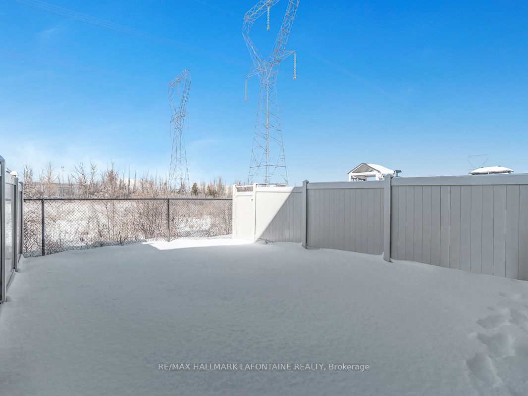 695 Putney Crescent Property Photo 38