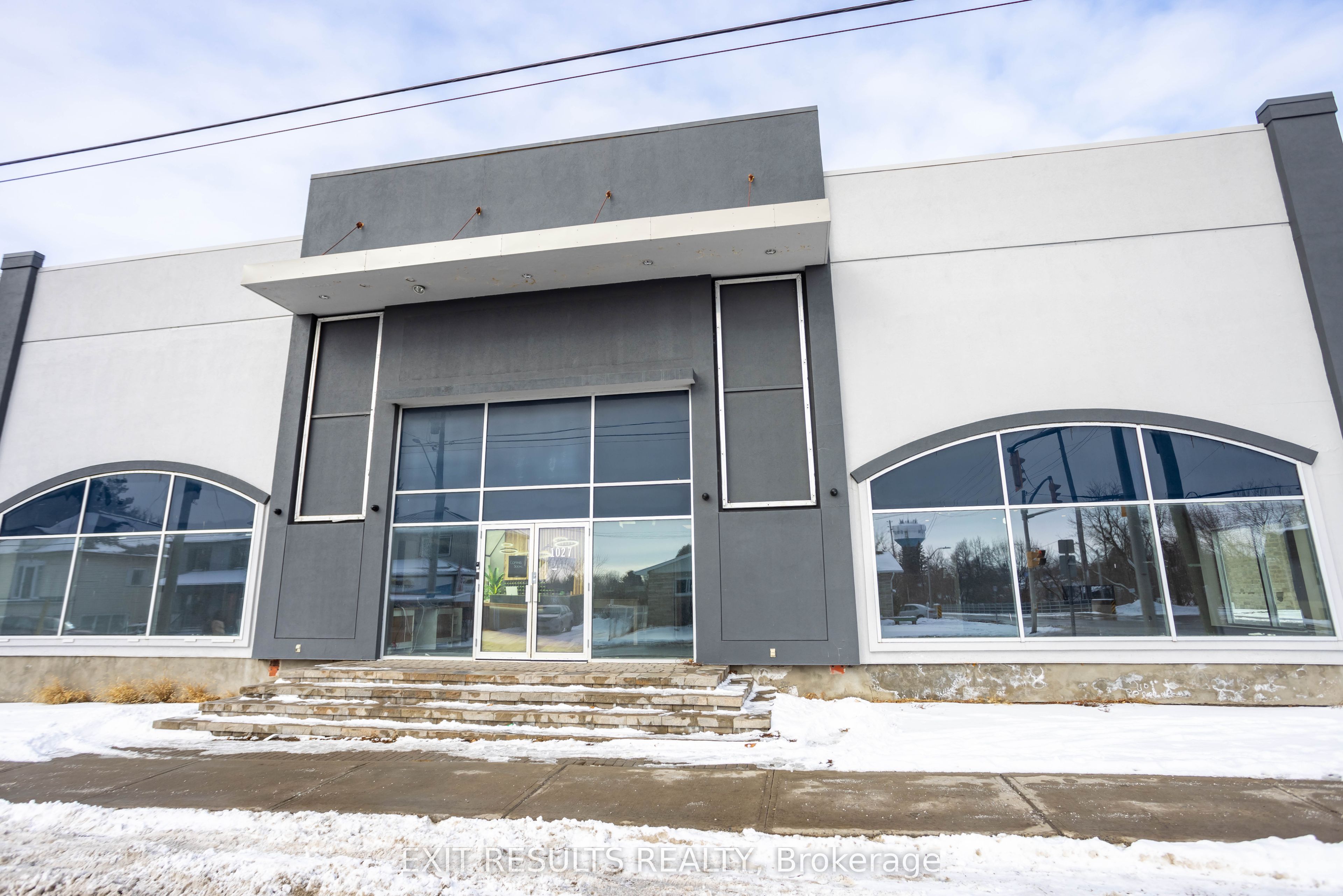 1027 Notre Dame Street Property Photo