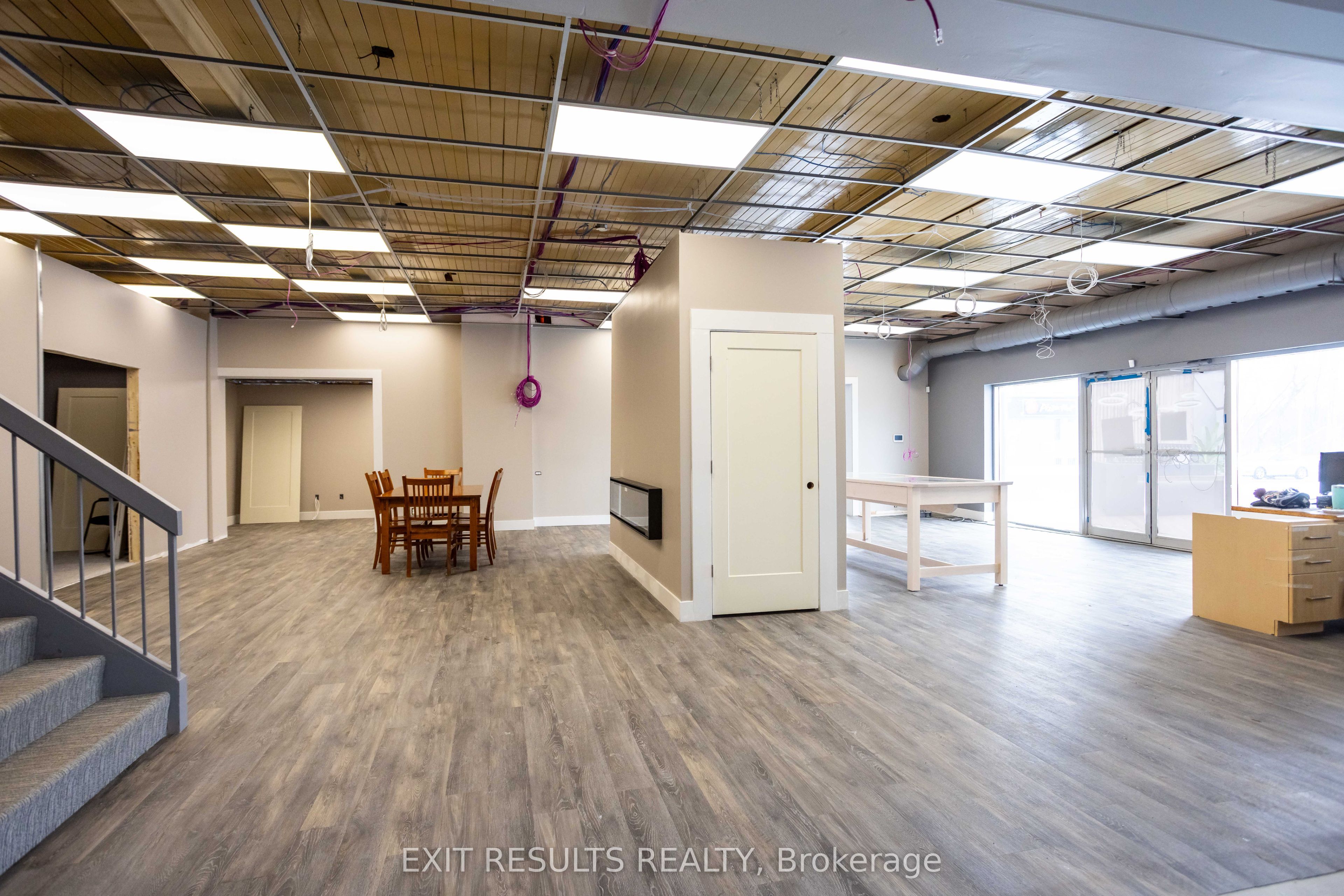 1027 Notre Dame Street Property Photo 6