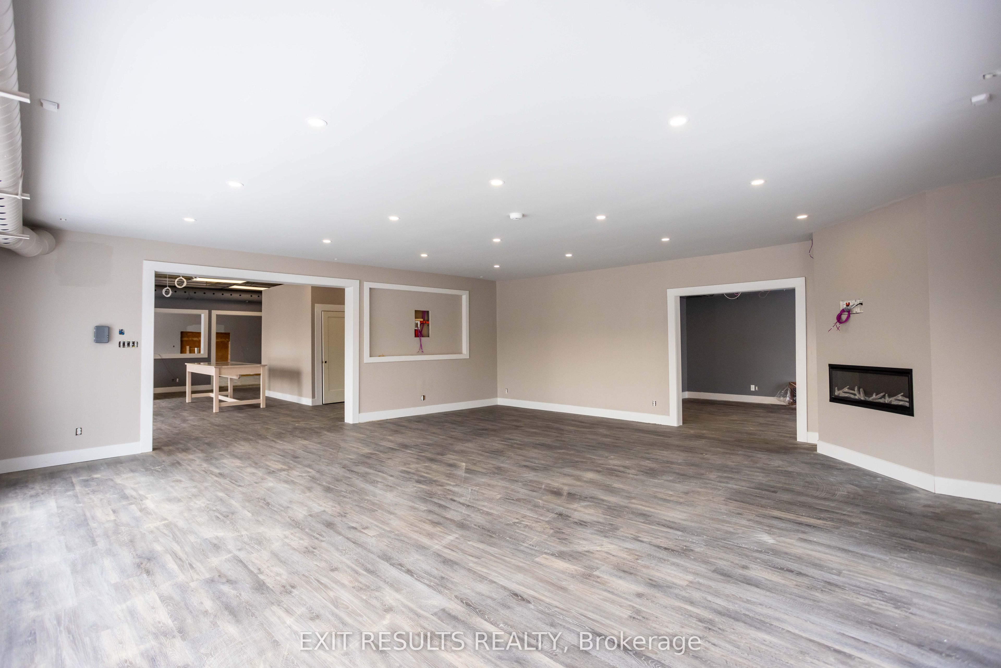 1027 Notre Dame Street Property Photo 10