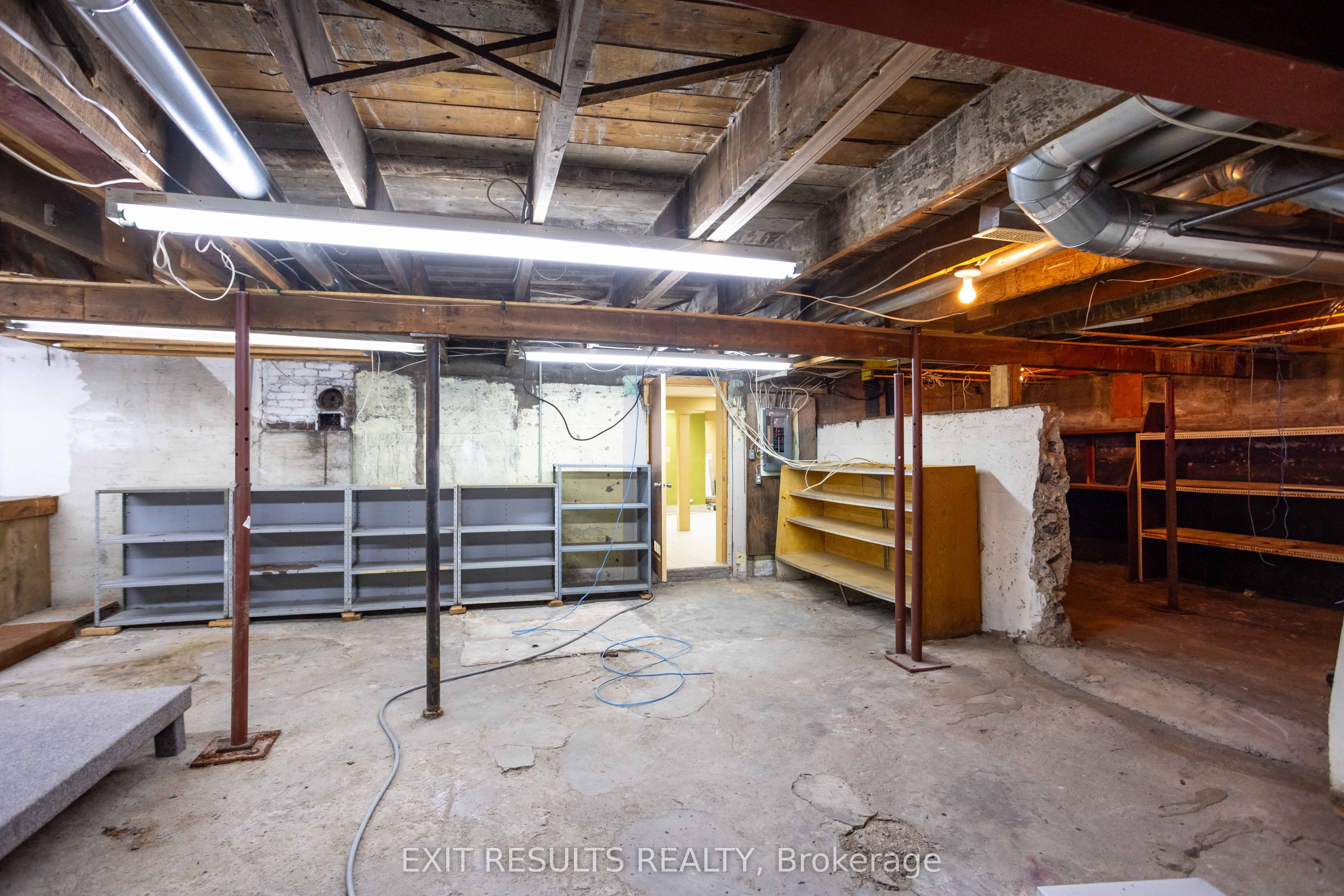 1027 Notre Dame Street Property Photo 47