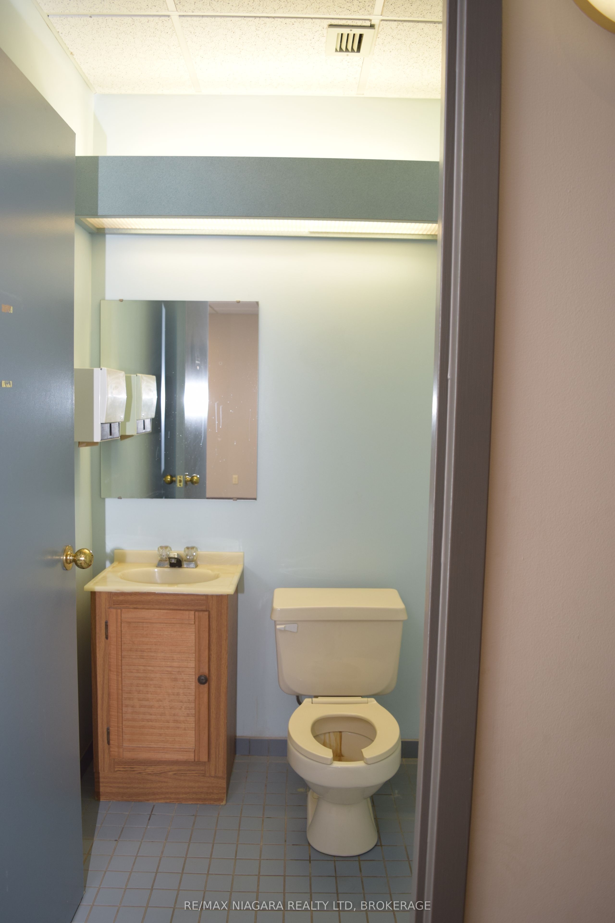 #2c - 154 West Main Street Property Photo 15
